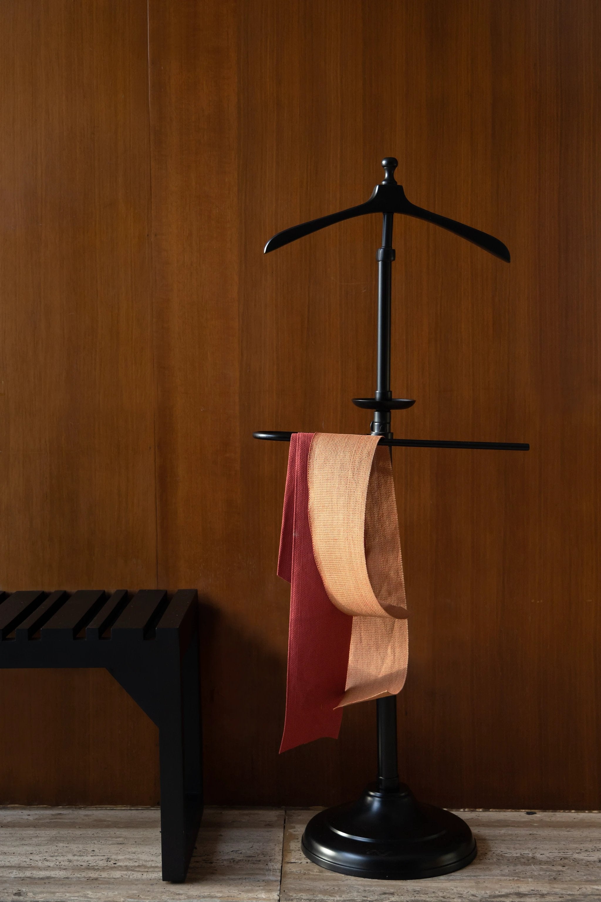 Wandbank Jakub Black by Dutchbone