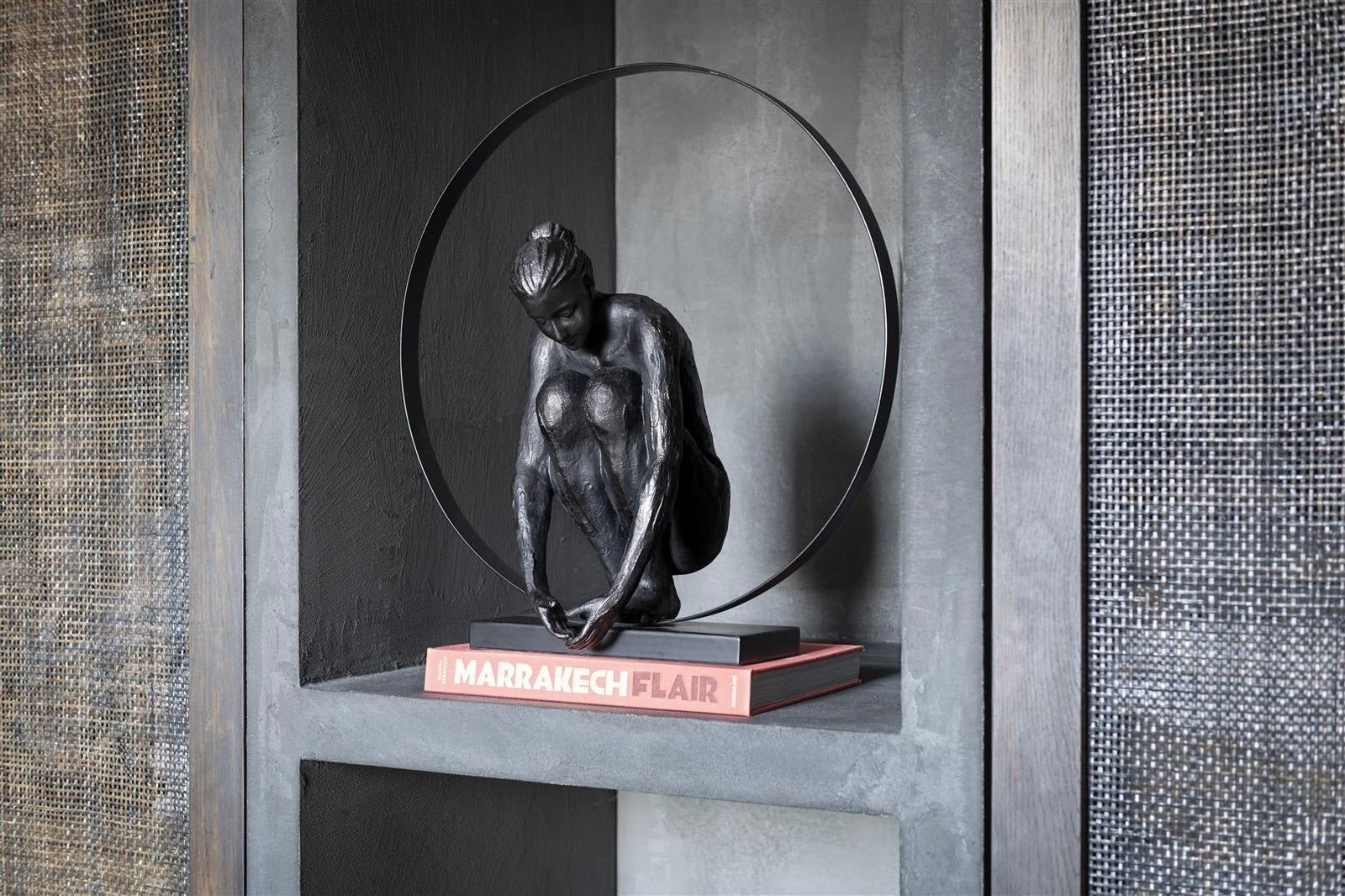 Circle Lady beeld H54cm by Coco Maison