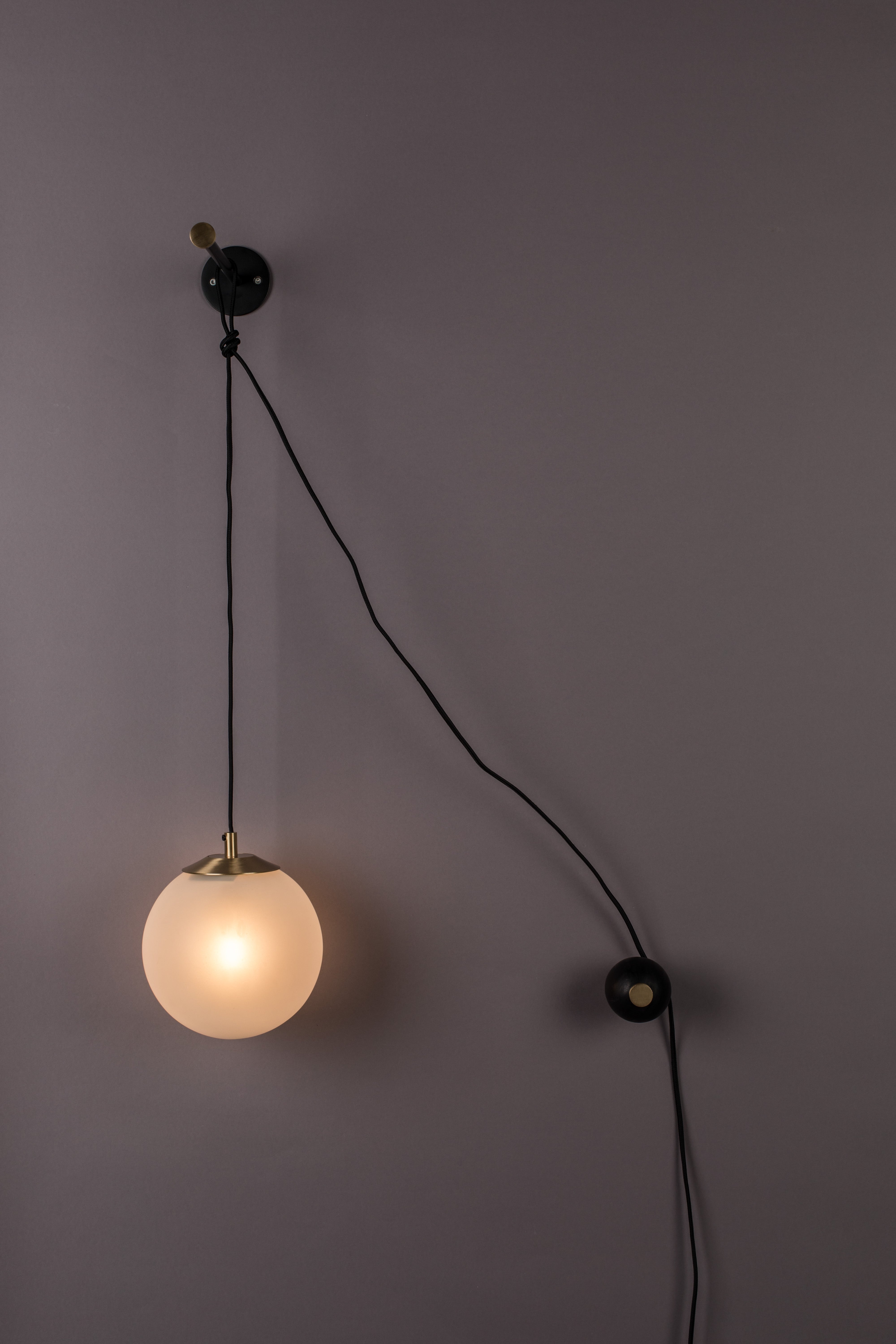 Wall Lamp Bulan