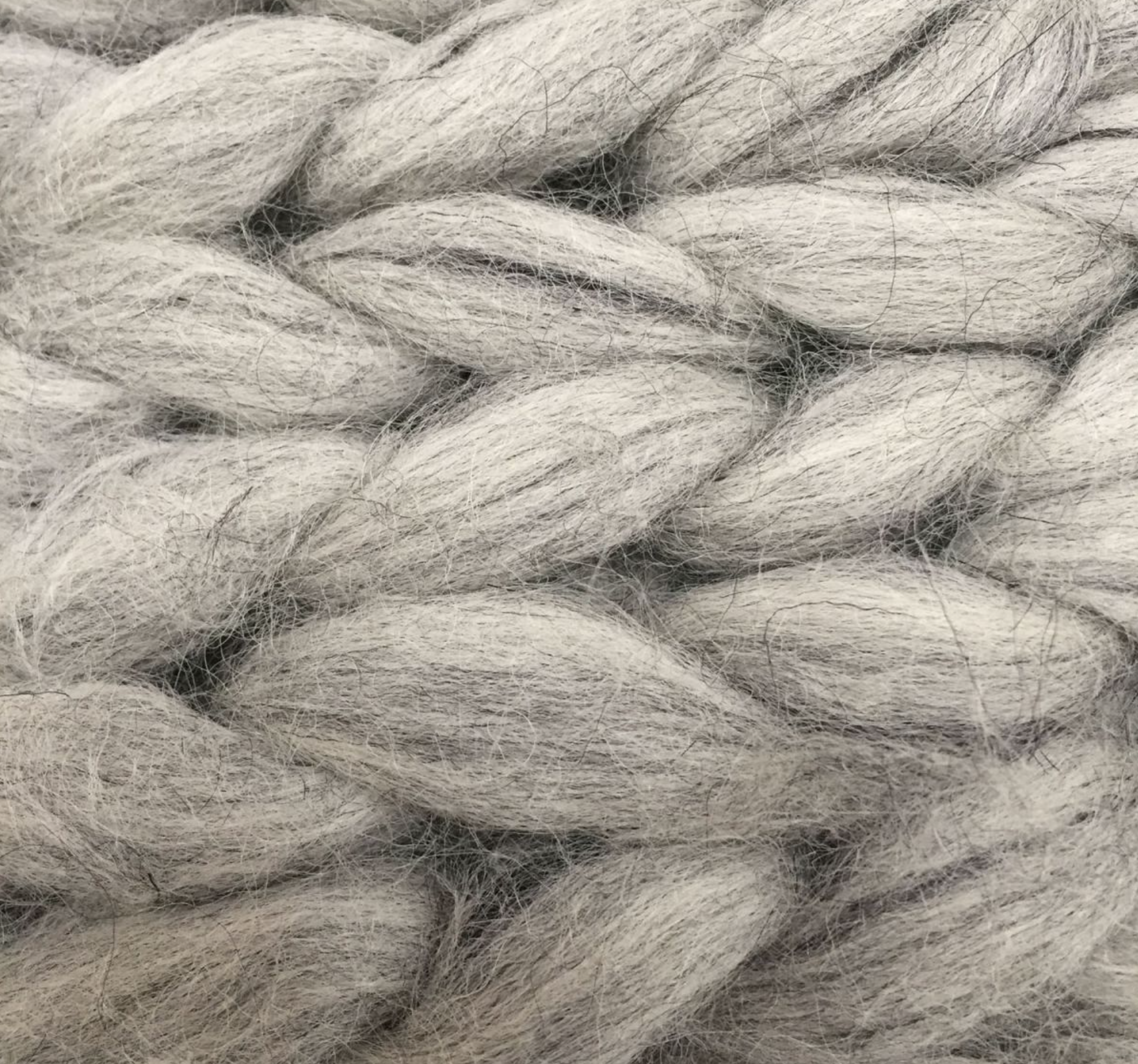 Plaid grof gebreid 100% wol grijs - depauwwonen