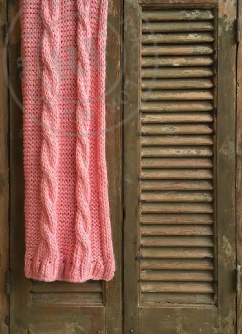 Deken gebreid kabelpatroon Koraalroze by Rocaflor