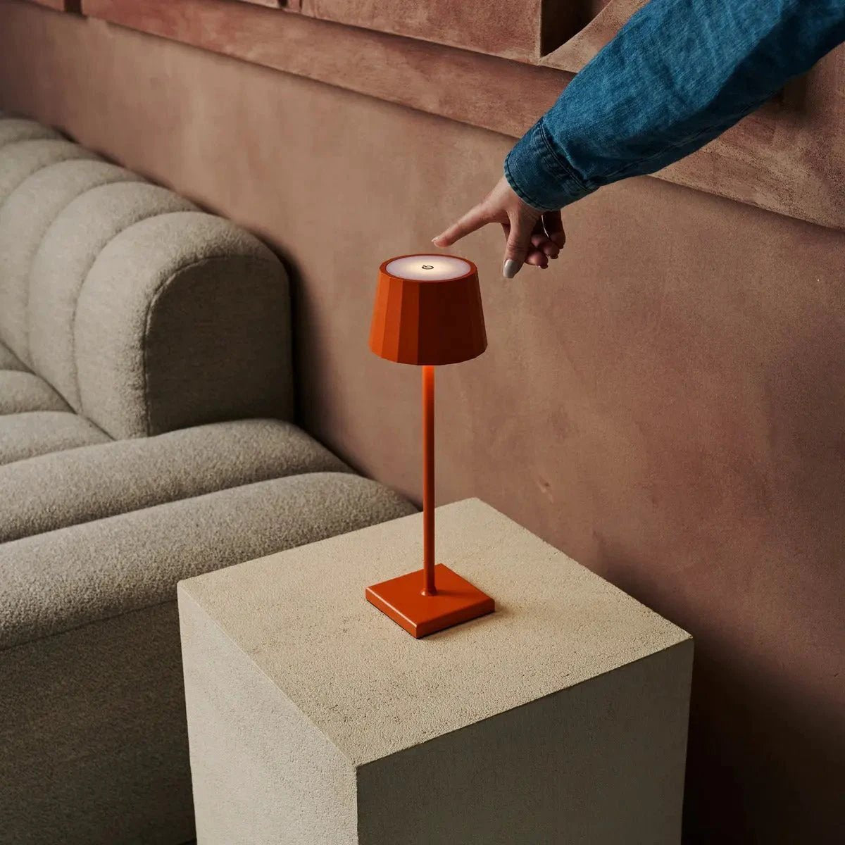 Tafellamp oplaadbaar Wouter oranje bloesem by Tavellio - Amsterdam