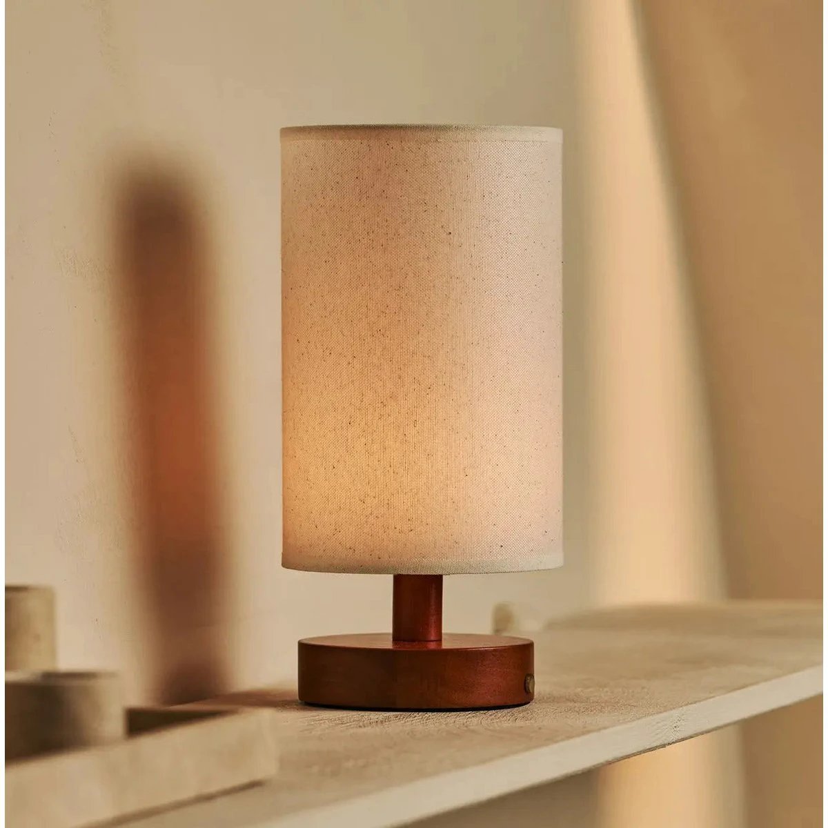 Tafellamp oplaadbaar Ben Kastanjebruine houten by Tavellio - Amsterdam