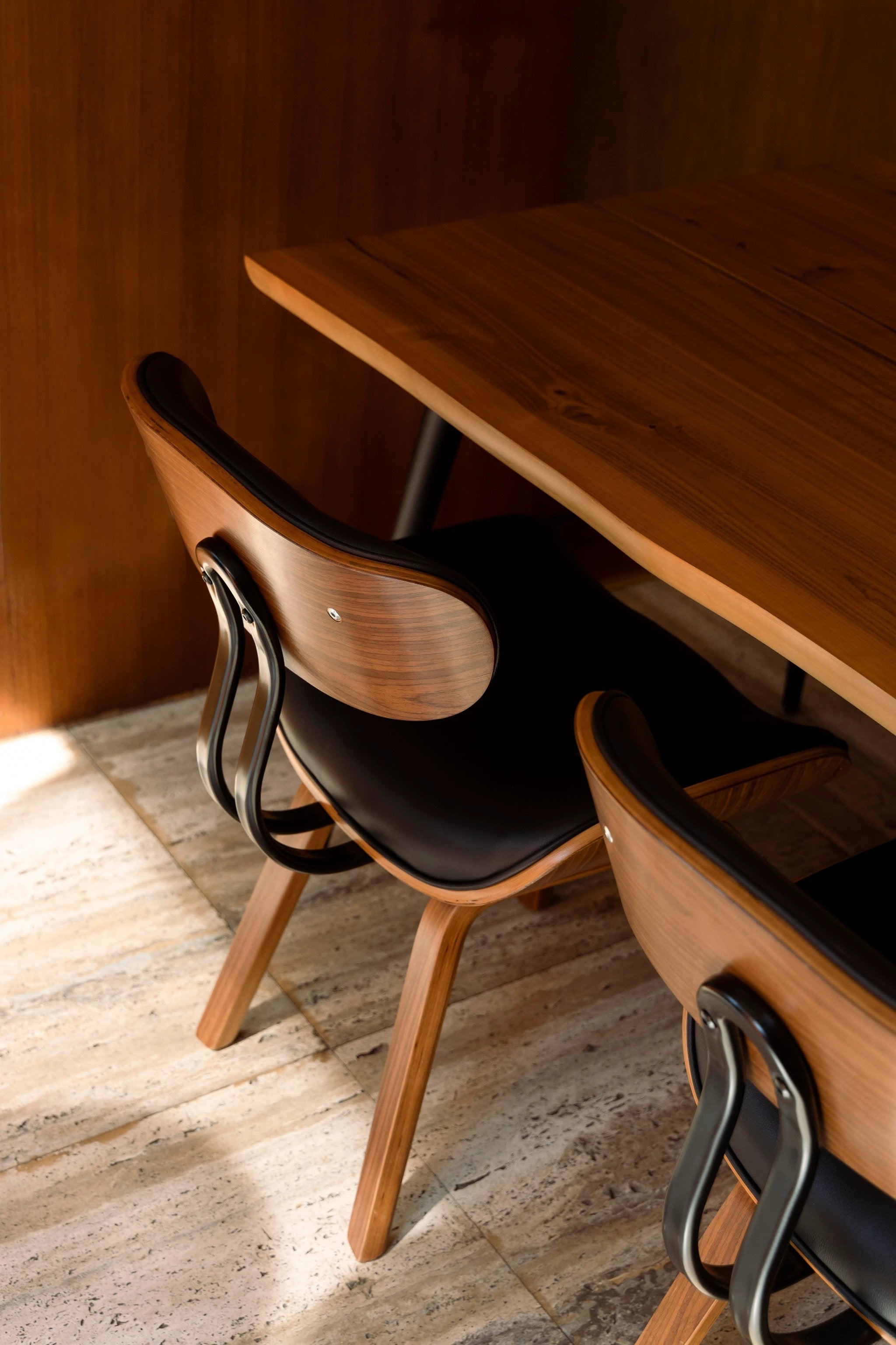 Eetkamerstoel Blackwood Walnut by Dutchbone