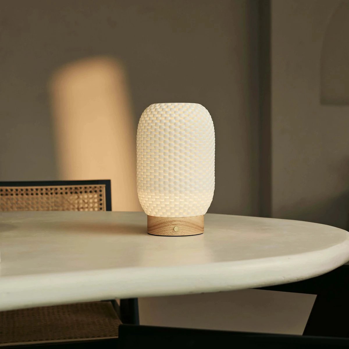 Tafellamp oplaadbaar Aurora lichtbruin by Tavellio - Amsterdam