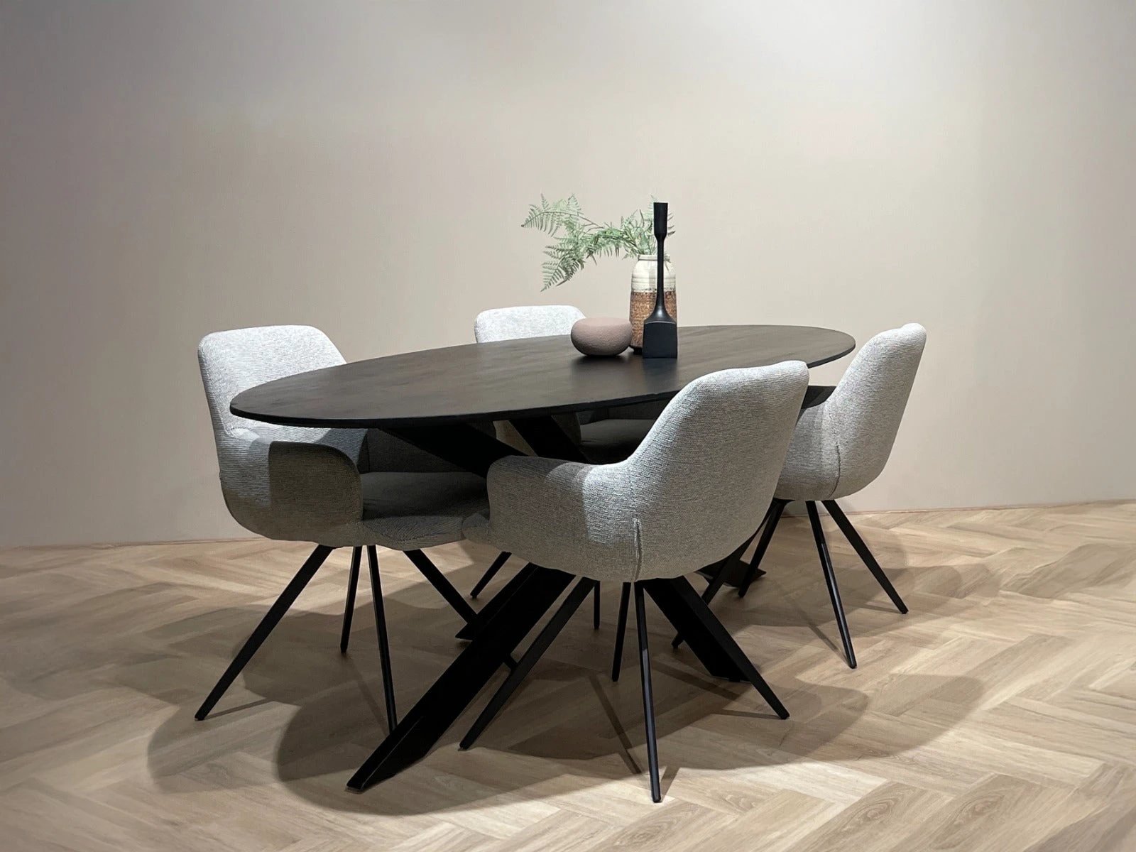Eettafel Oslo Zwart Ovaal 210 cm by Livingfurn
