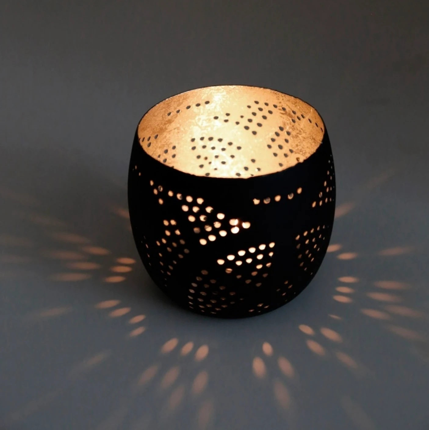 oosterse waxinehouder bol - filigrain stijl zwart-zilver by Orientaals