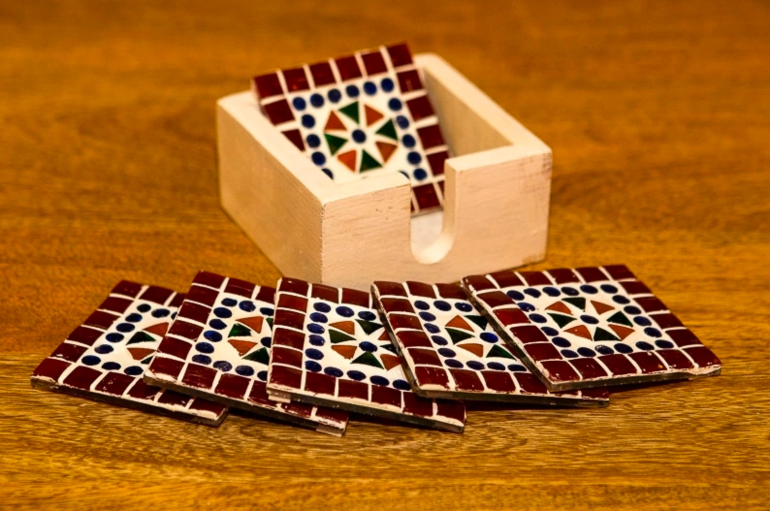 Mozaïek onderzetters Cantara multi-colour/rood in houten box by Orientaals