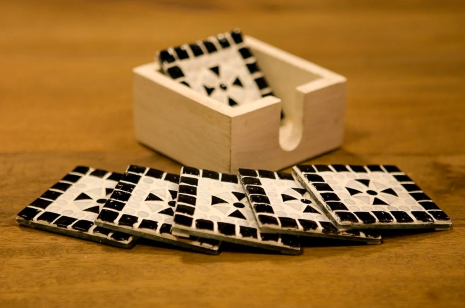 Mozaïek onderzetters Cantara zwart-wit in houten box by Orientaals