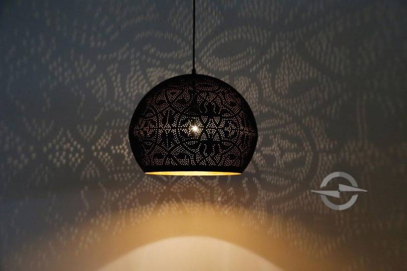 Hanglamp Ameera zwart/goud bol - in 2 diameters verkrijgbaar - depauwwonen