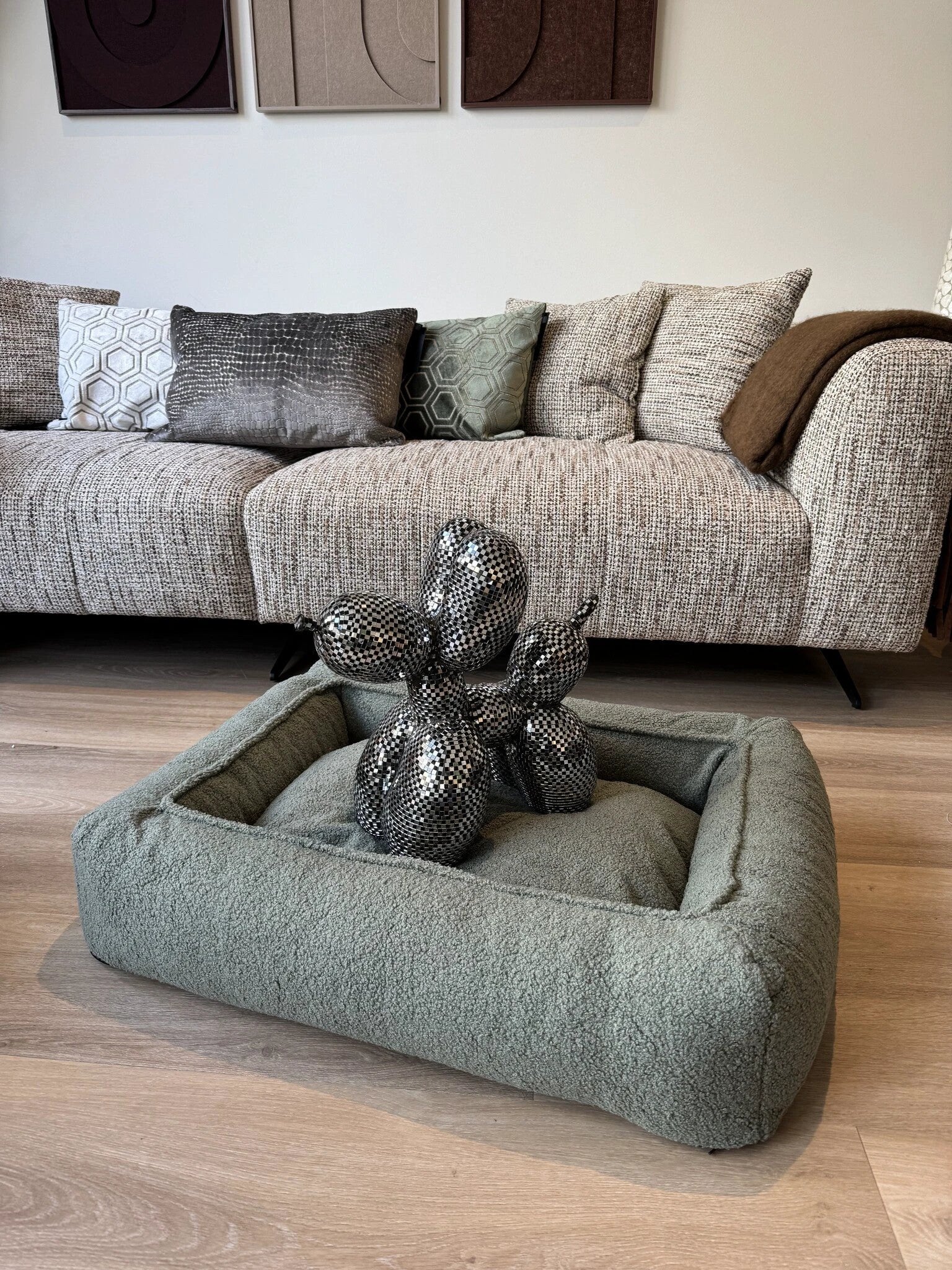 Hondenbed Cocoon Xavi Teddy Olive in 2 maten by Overseas