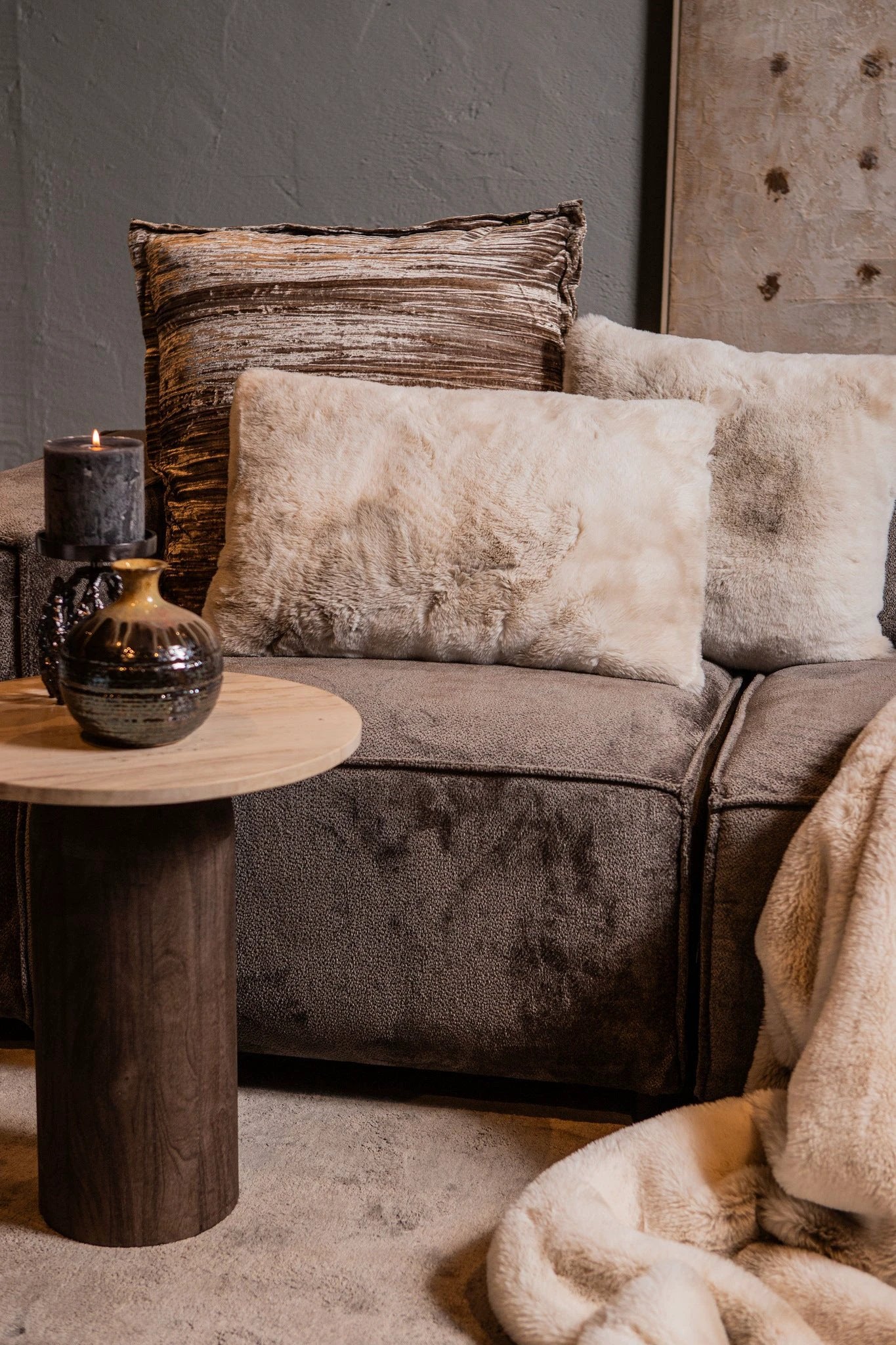 Rechthoekig Linde Offwhite Faux Fur Kussen van PTMD, zachte offwhite pluche met luxe faux fur textuur, geschikt voor bank of bed
