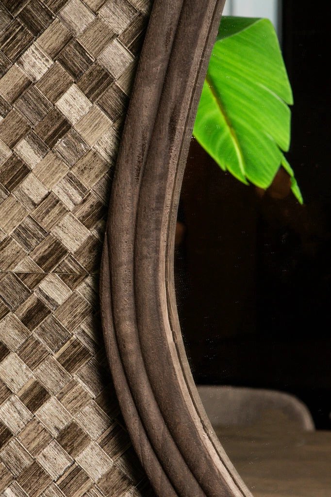 Santin Brown mangohouten organische driehoekige spiegel by PTMD