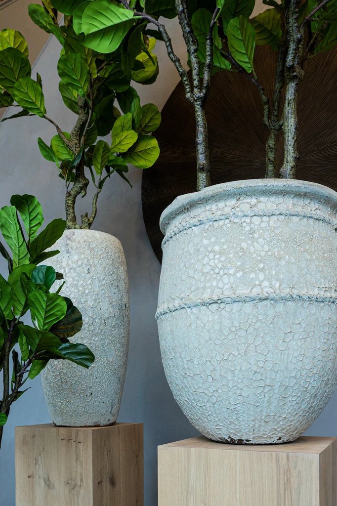 Tony Grey grote keramische pot ronde laag by PTMD