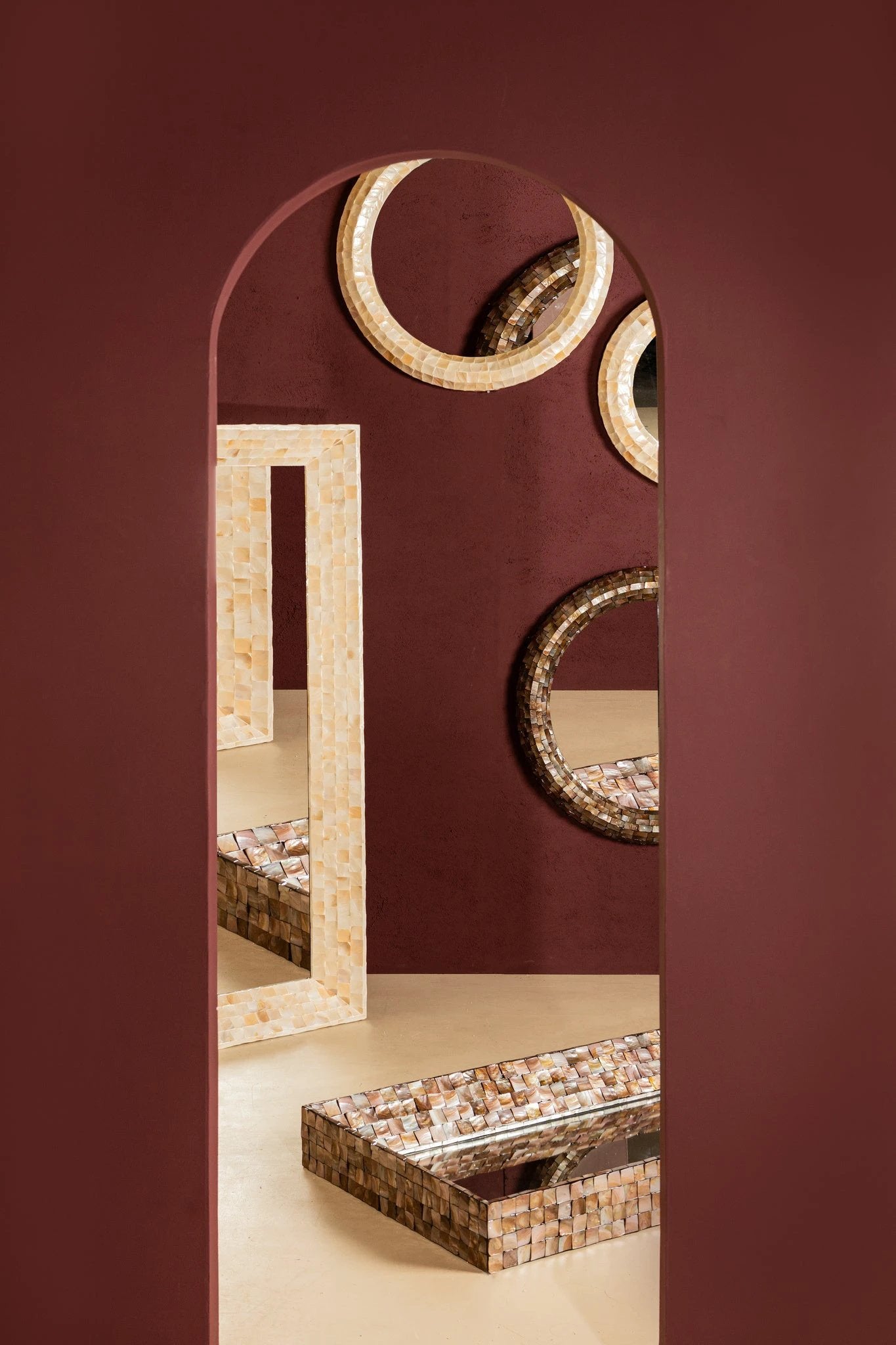 Chelsae Bronzen poly rechthoekige schelpspiegel by PTMD