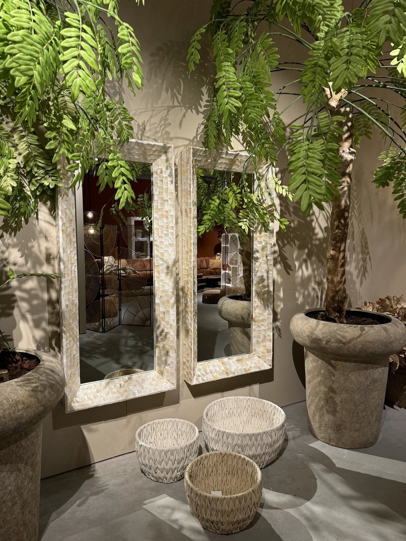 Chelsae Crème poly rechthoekige schelpspiegel by PTMD