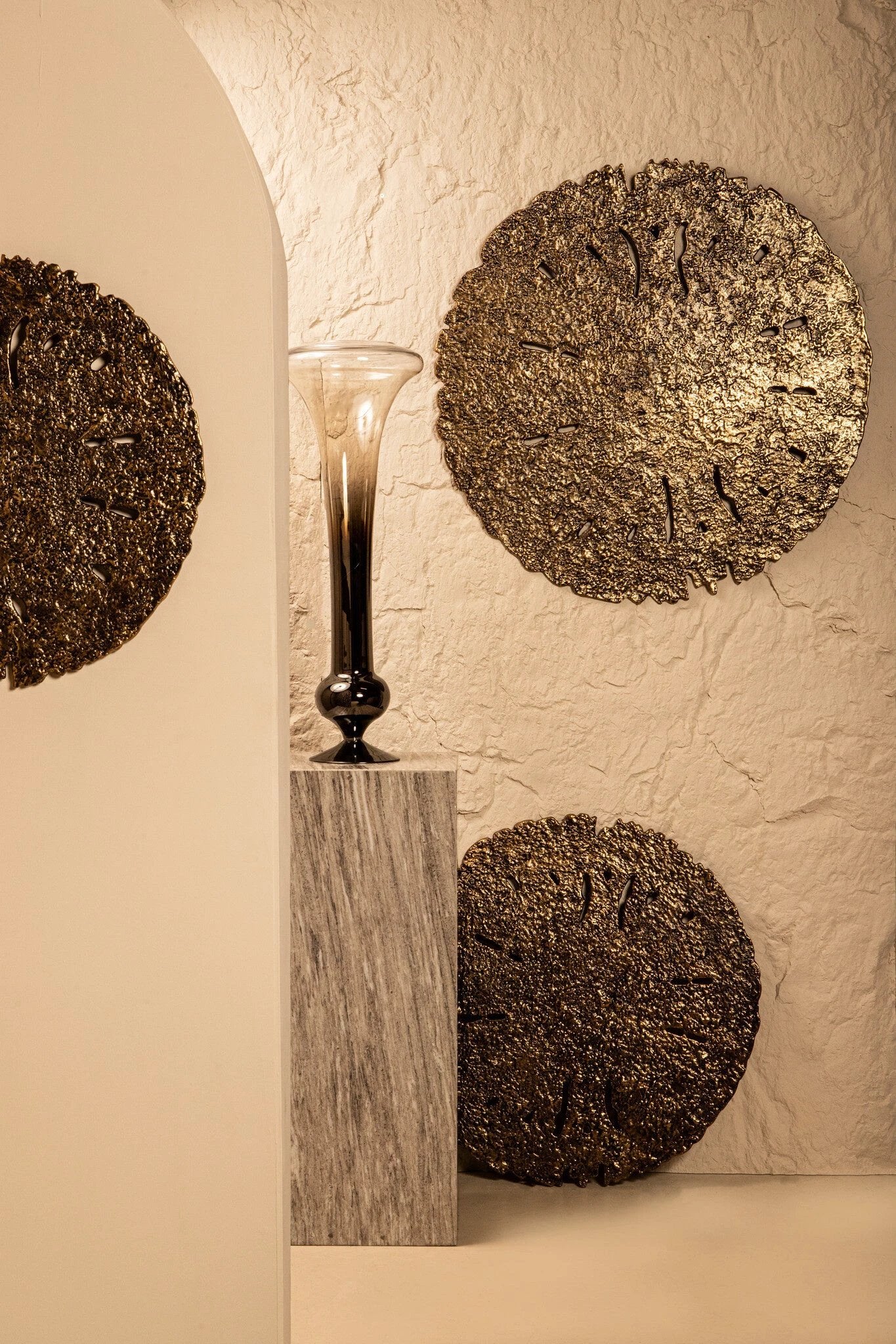 Sandee Gold gegoten aluminium wandpaneel zonnestraal S by PTMD