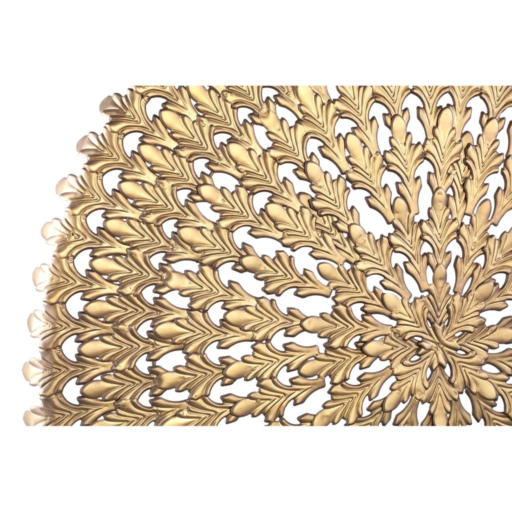 Xavery Bronzen ronde ijzeren wandpaneel met uitgesneden uitstraling L by PTMD