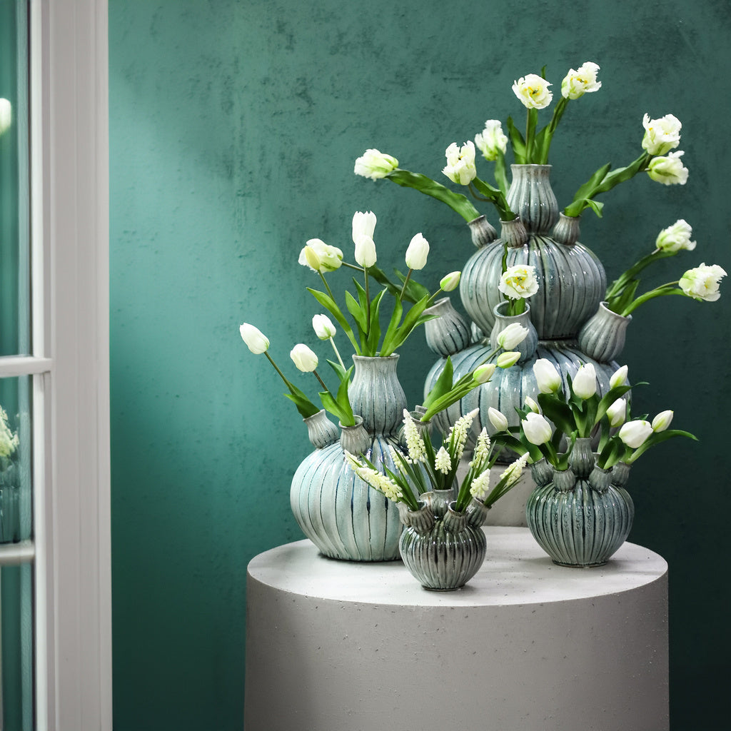 Nolou Turquoise keramische tulpvaas geribbeld rond L - depauwwonen