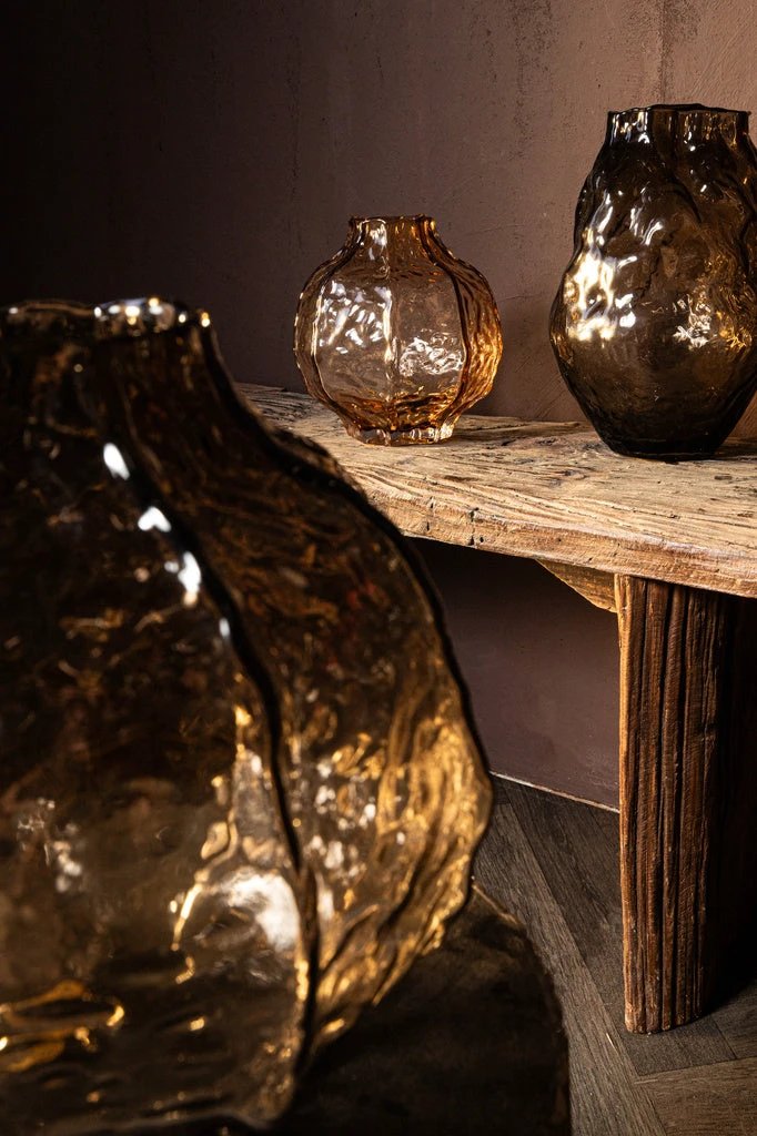 Narin Cream onregelmatig gevormde glazen vaas L by PTMD