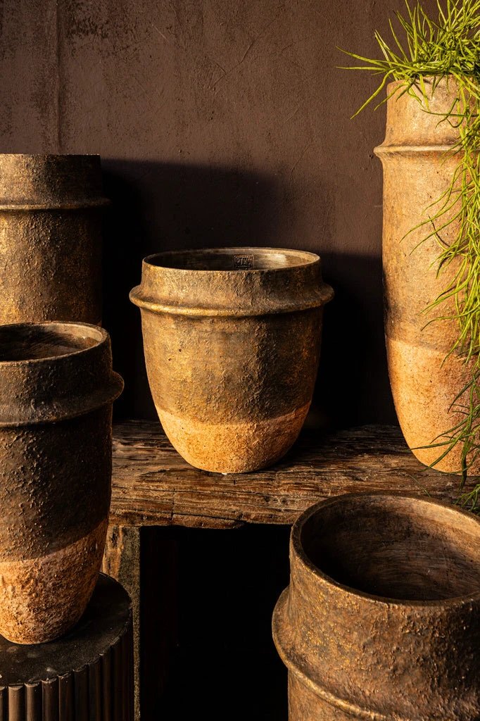 Christenee tweekleurige cementen pot XL by PTMD