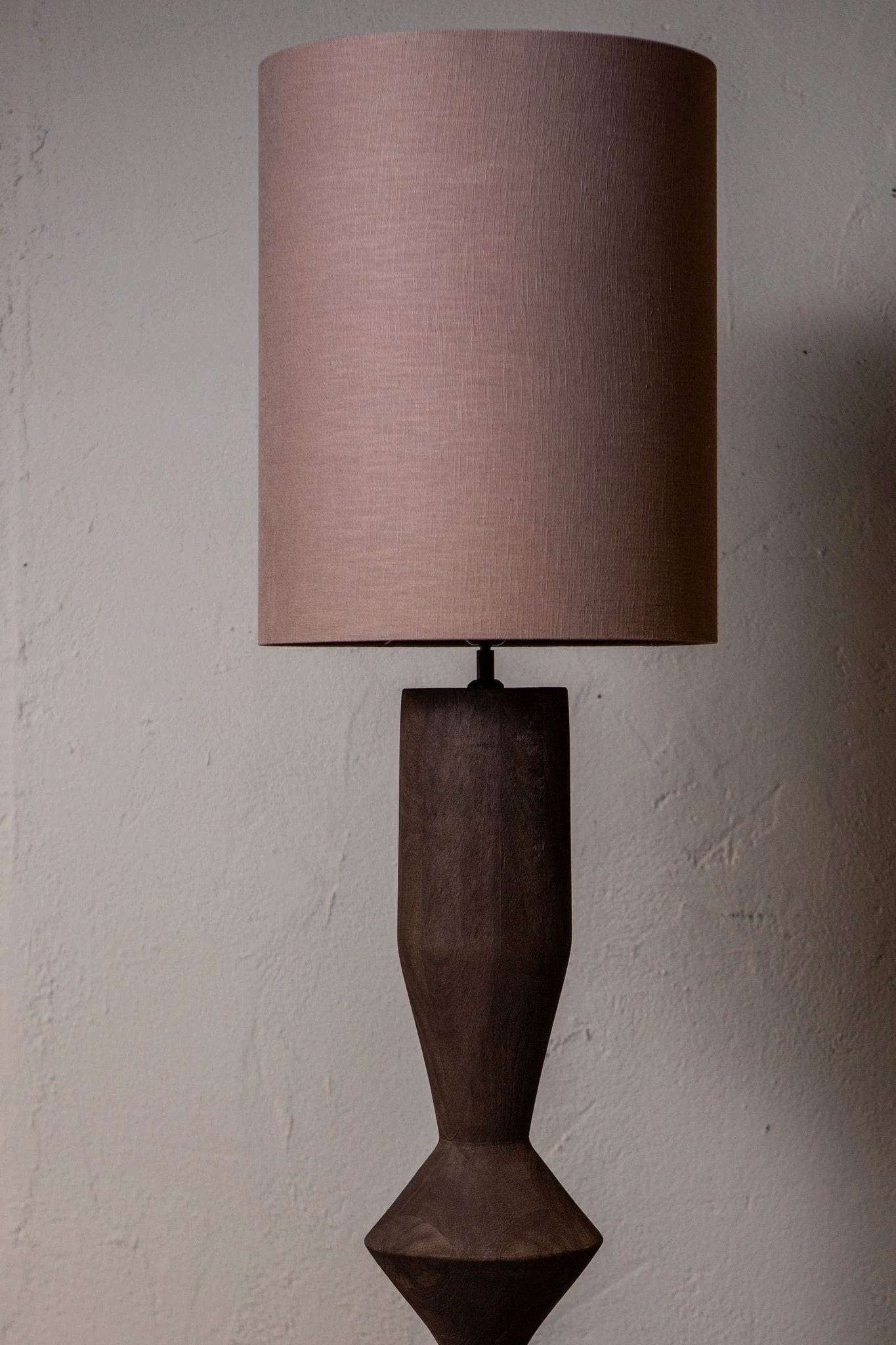 Elaine Brown Mango Houten Ronde Vloerlampvoet by PTMD