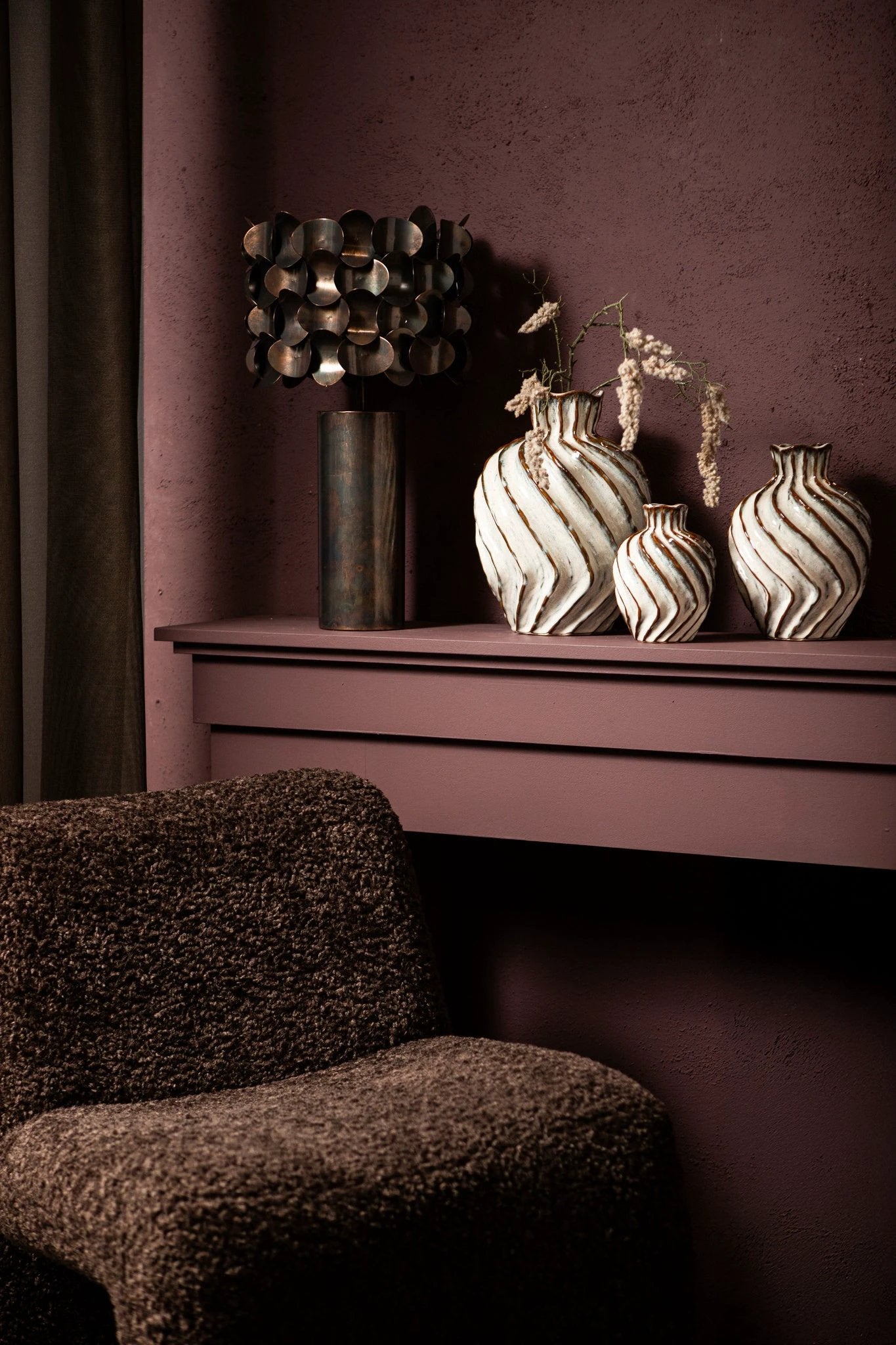 Jaye Zwarte IJzeren Tafellamp Gebogen Cirkelpatroon by PTMD