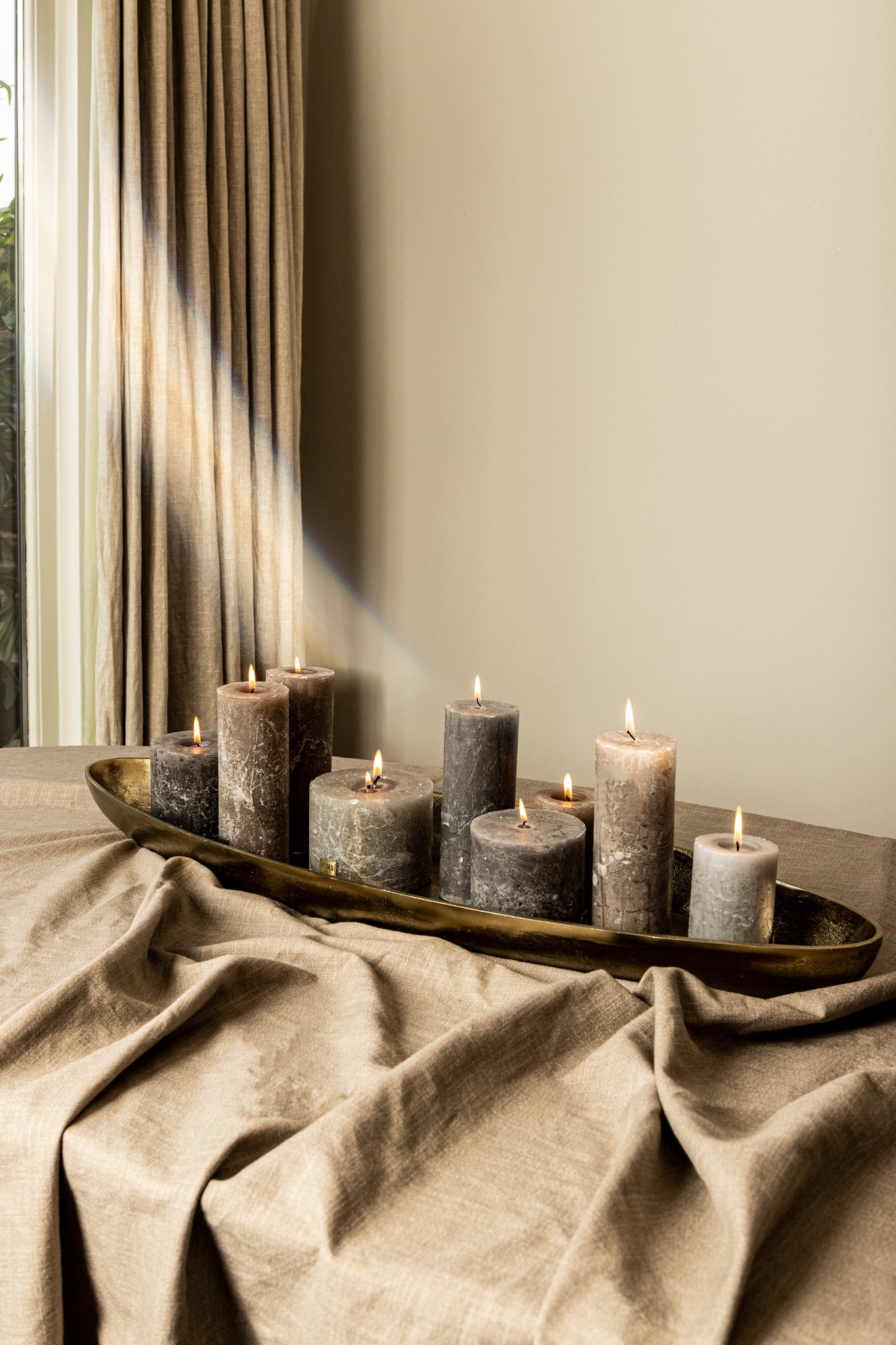 Yaren Gouden Aluminium Ovale Kom Met Rand Groot by PTMD