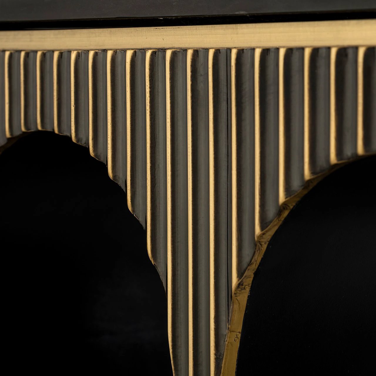 Wandtafel Les Arcs (Brushed Gold) by Richmond Interiors