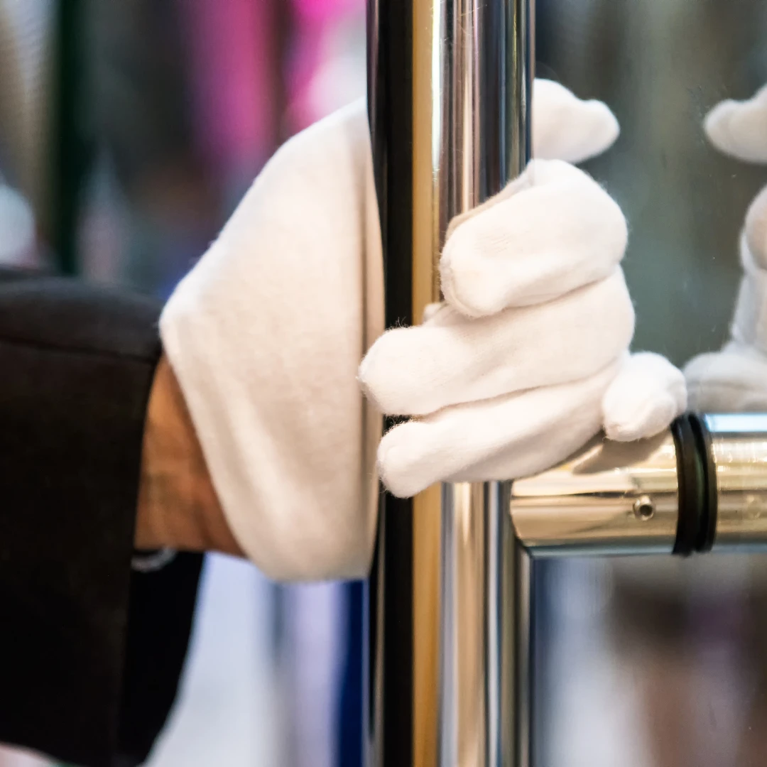 White Glove Service - Richmond Interiors by Richmond Interiors