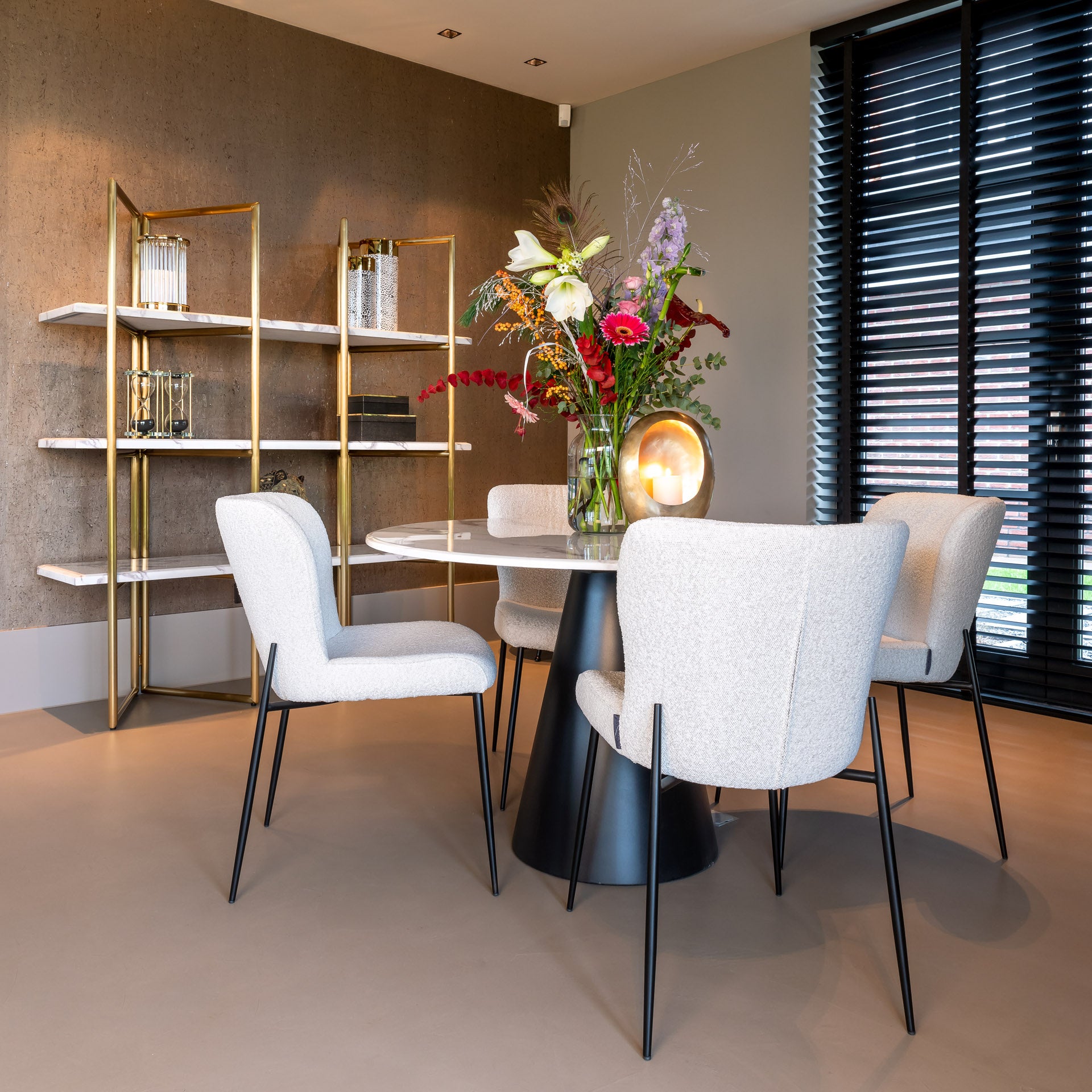 Eetkamerstoel Darby White Bouclé Black - depauwwonen