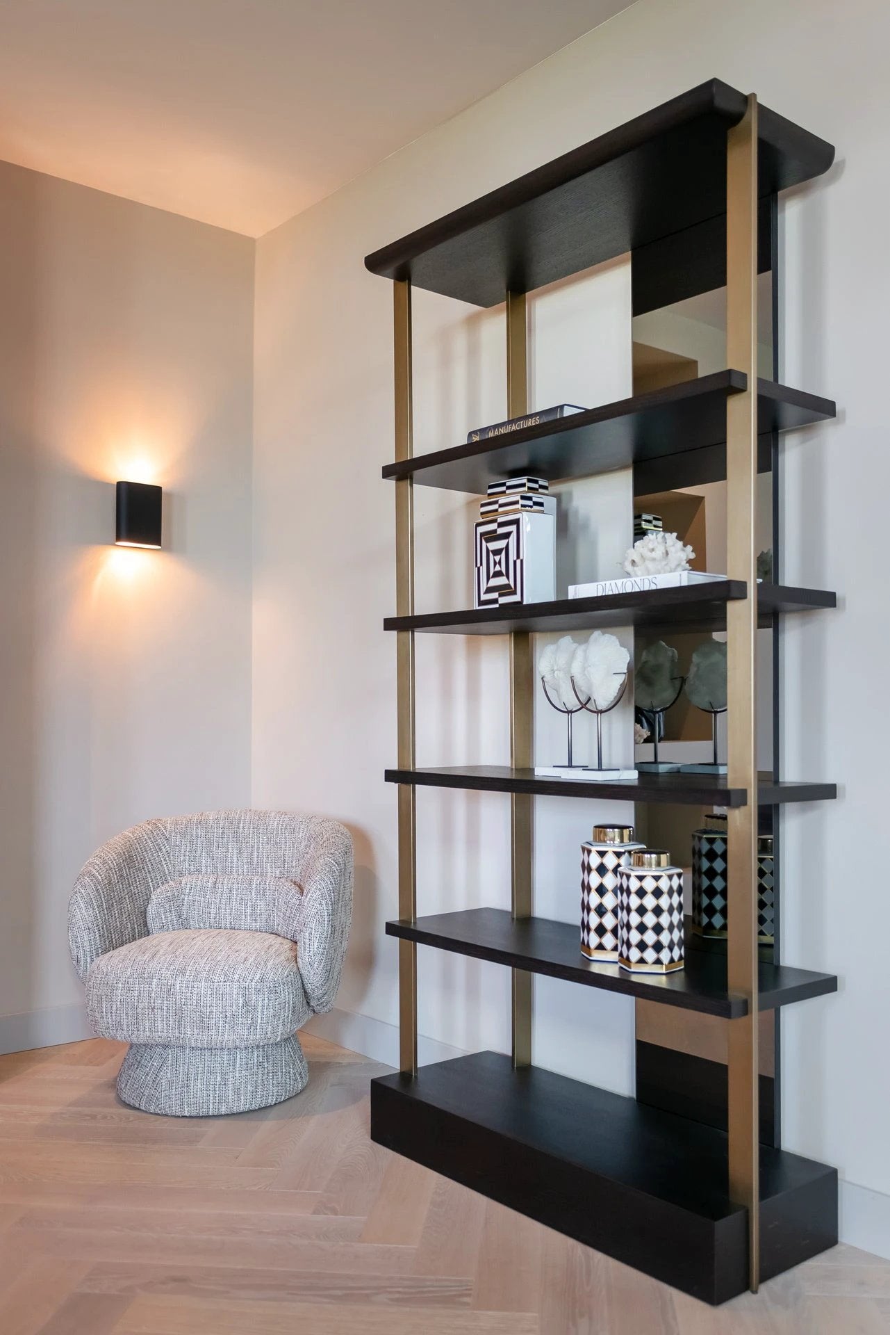 Alexander Jones Open Kast Rigley met spiegel by Richmond Interiors