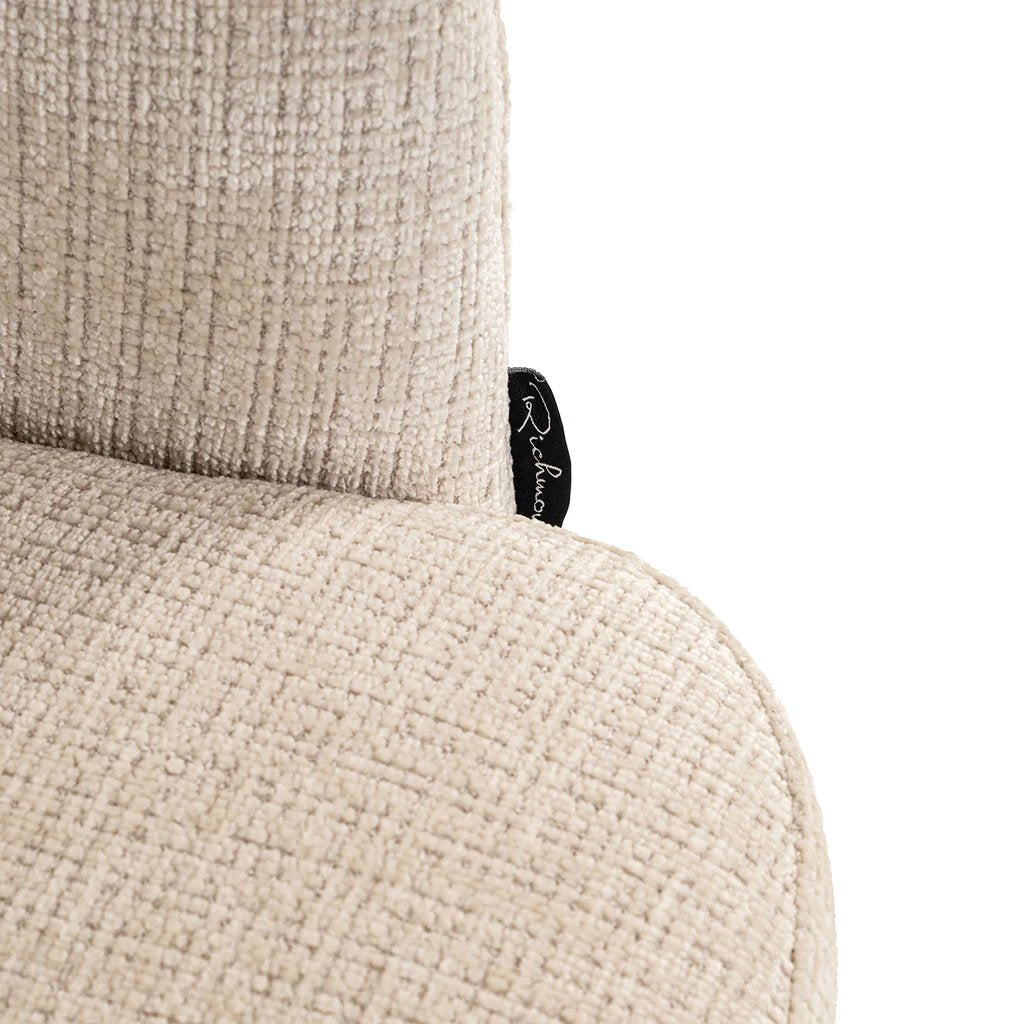 Lichte beige Serenity draaistoel van Richmond Interiors met draaipoot, comfortabel en modern ontwerp voor woonkamer of kantoor.