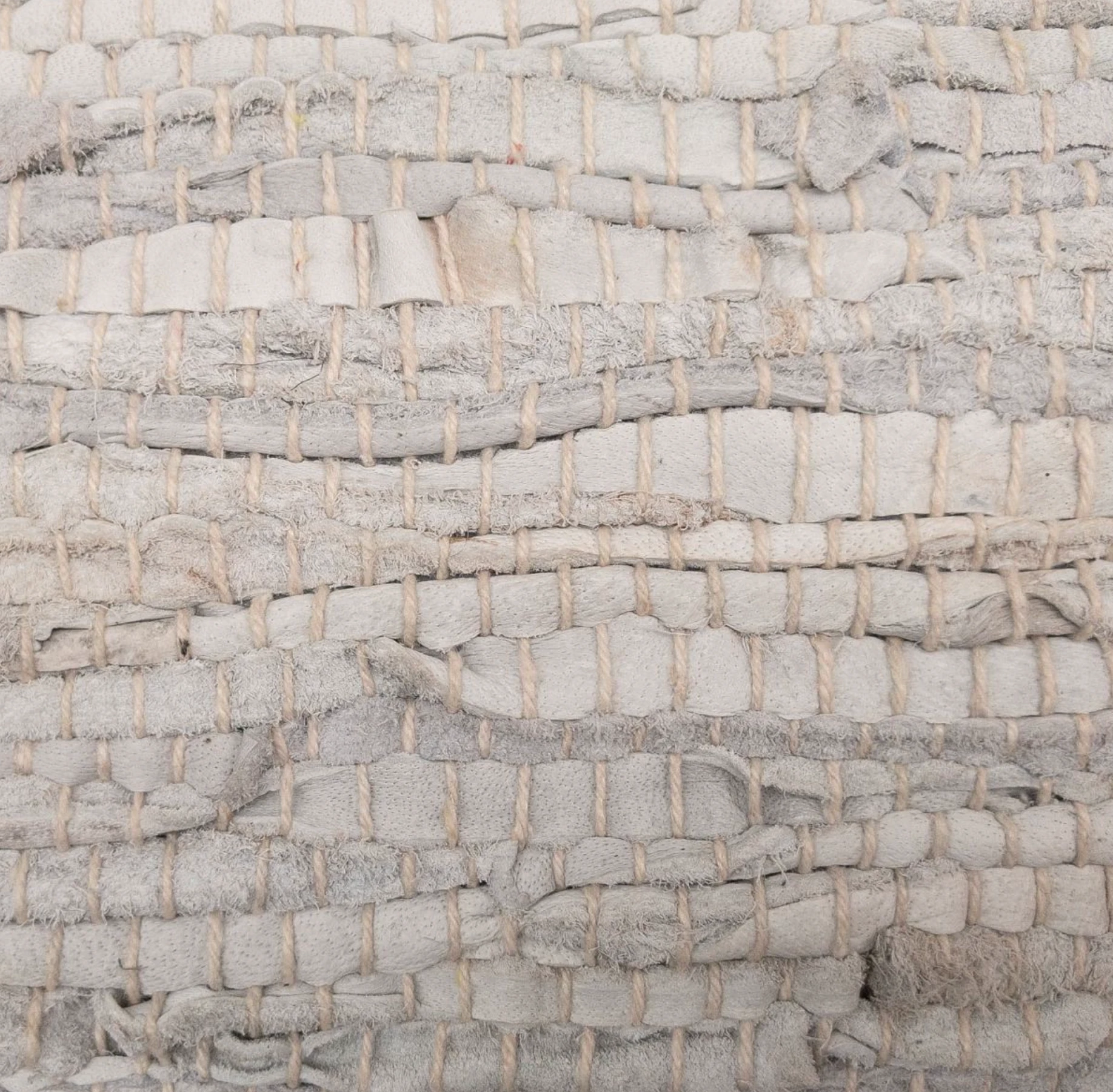 Kussen recycled leer dubbelzijdig Lichtgrijs by Rocaflor