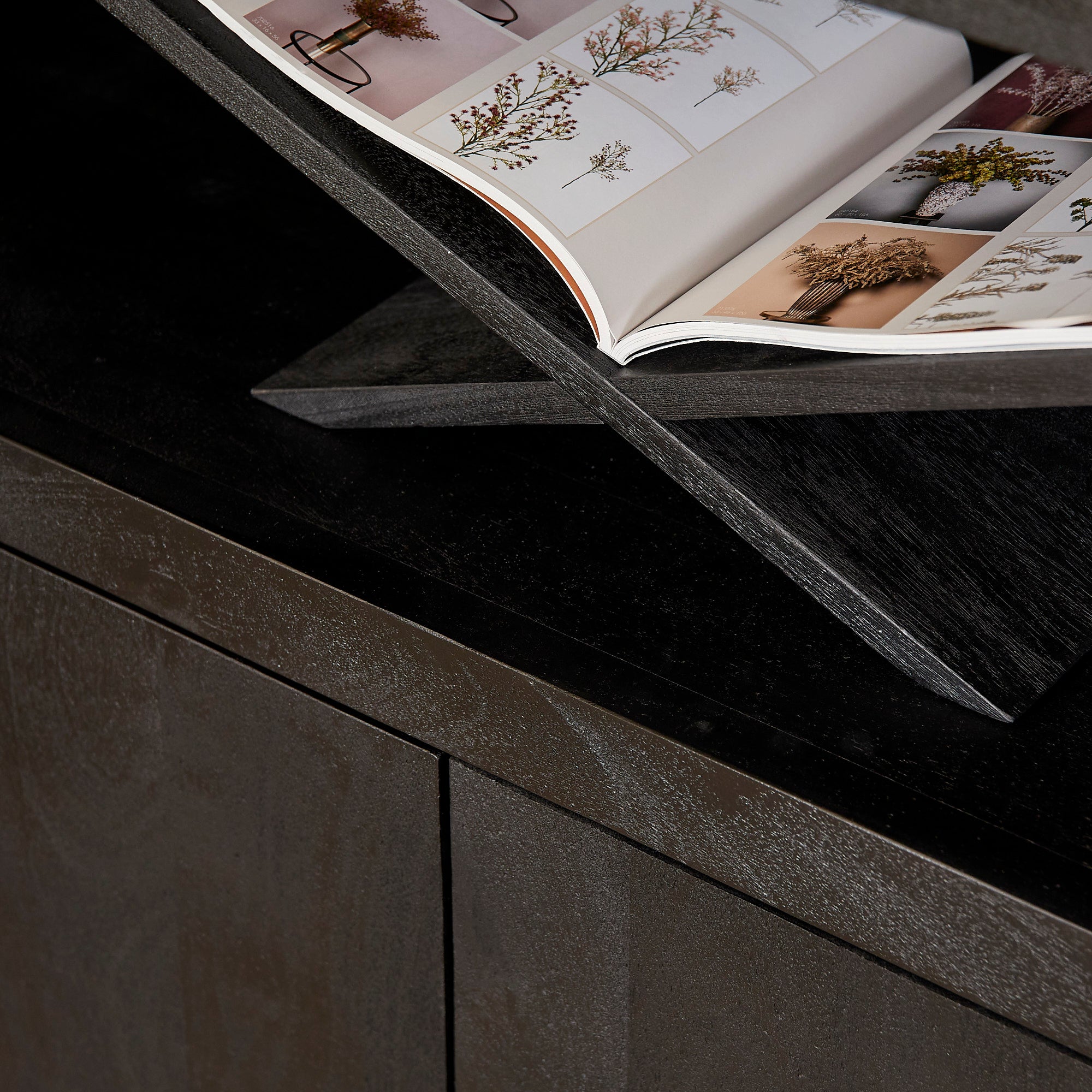 Boekenkast Brussels Black | 5 compartments - 2 doors - depauwwonen