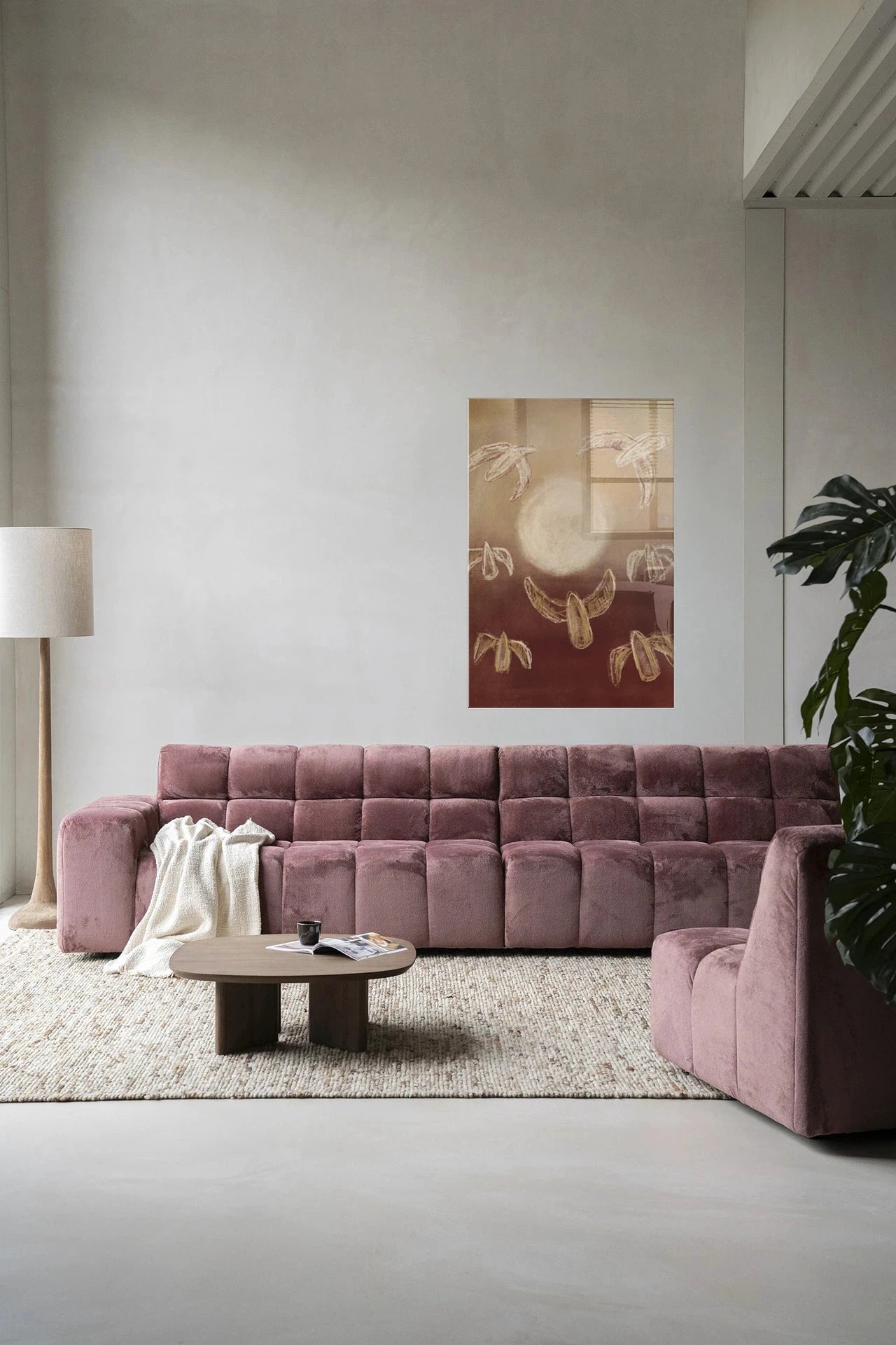 Moderne vogels wanddecoratie van glas en textiel, artprint van Urban Cotton met kleurrijk vogelontwerp op muur.