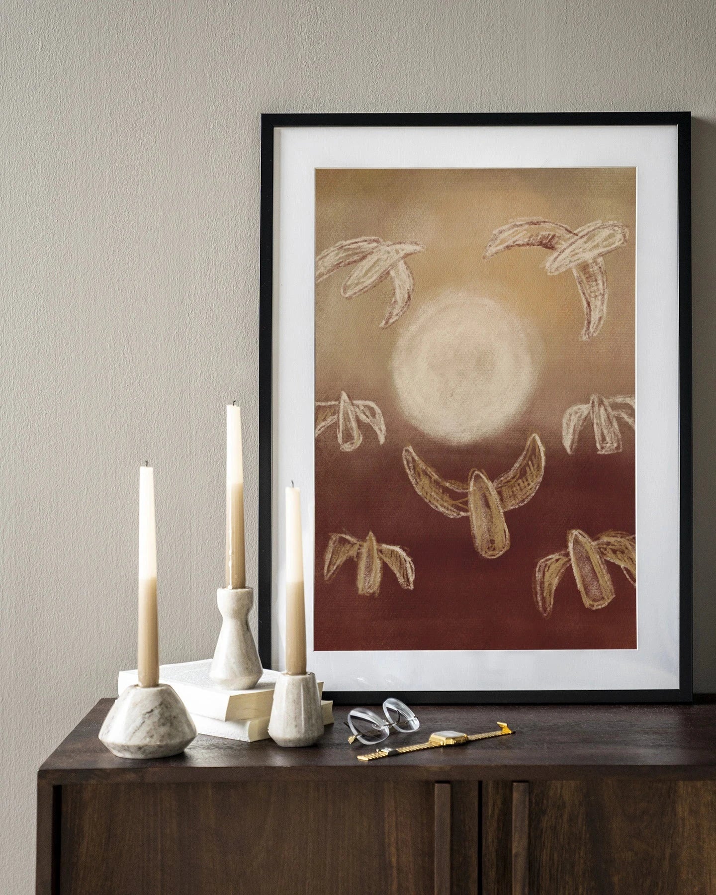 Moderne Birds By Night kunstprint met houten lijst, zwart frame, voor wanddecoratie door Urban Cotton