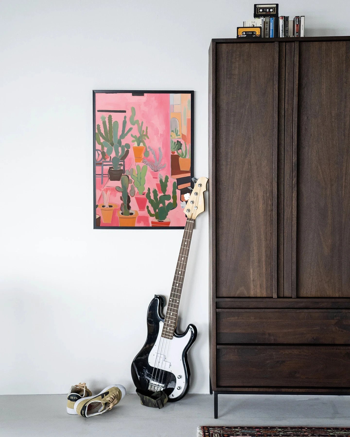 Moderne wanddecoratie met cactusprint in houten lijst, zwart frame, Urban Cotton kunstwerk voor in huis