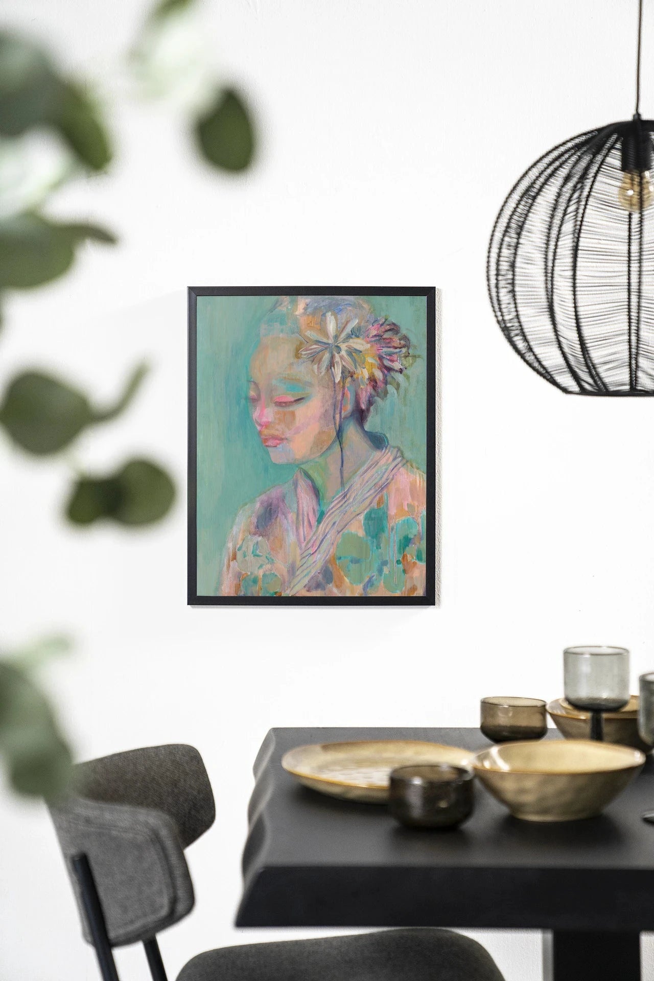 Moderne kunstprint van Urban Cotton met kalme kleuren, ingelijst in hout, geschikt als wanddecoratie voor een rustgevende sfeer
