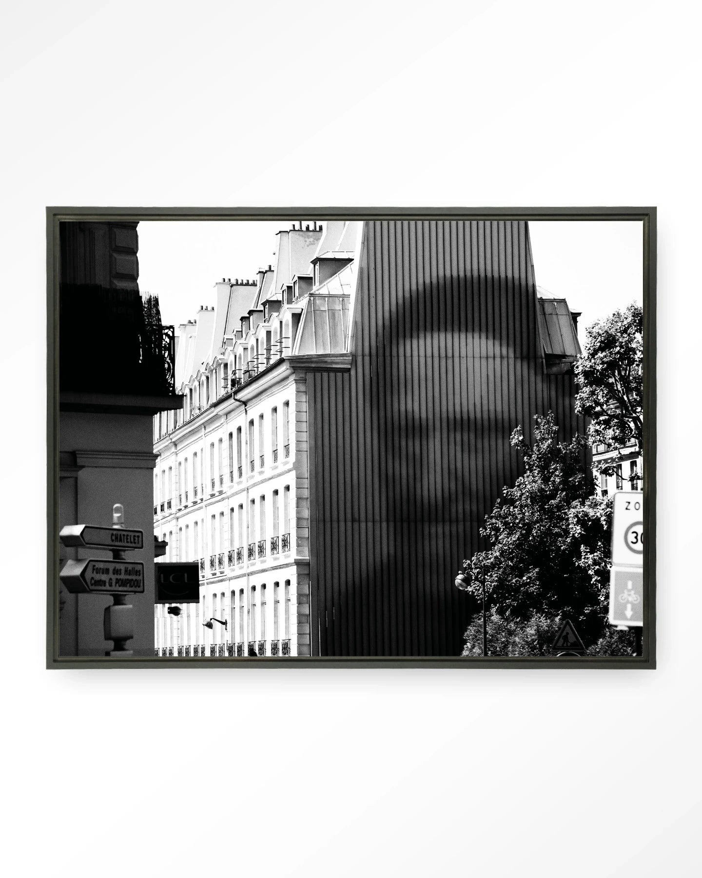 Modern kunstwanddecoratie van Urban Cotton met betoncontrast en abstract kunstprint op zwart wandkleed met zwevende lijst