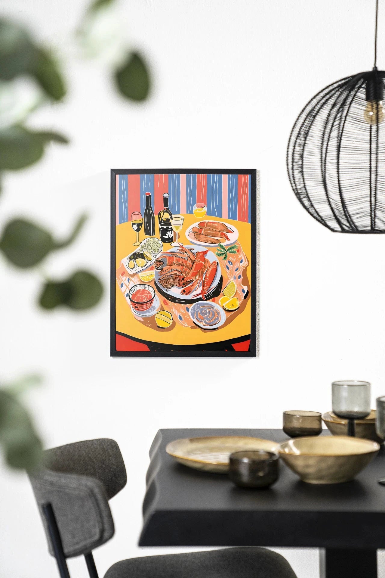Moderne Fruits de Mer kunstprint met houten lijst in zwart, wanddecoratie van Urban Cotton voor een stijlvolle uitstraling.