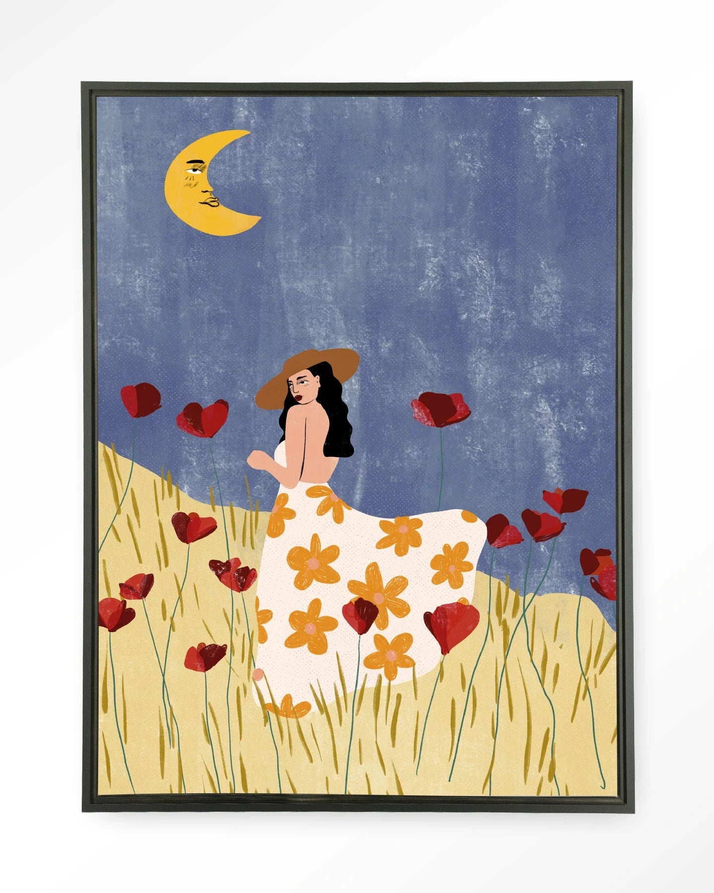 Kunst wanddecoratie van een meisje in een klaprozenveld, inclusief wandkleed en zwart zwevende lijst, door Urban Cotton.