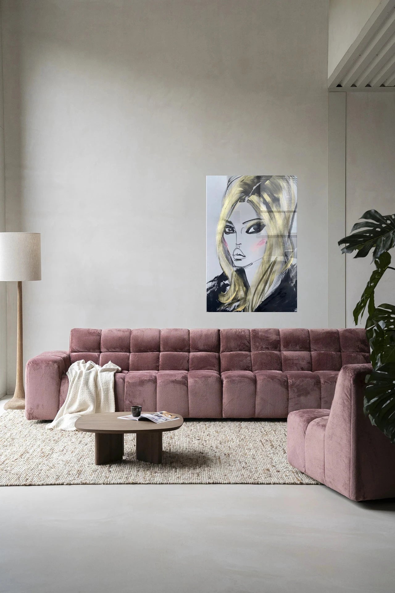 Moderne kunstprint van Kate Moss op glas, door Urban Cotton, als wanddecoratie met een artistieke uitstraling.
