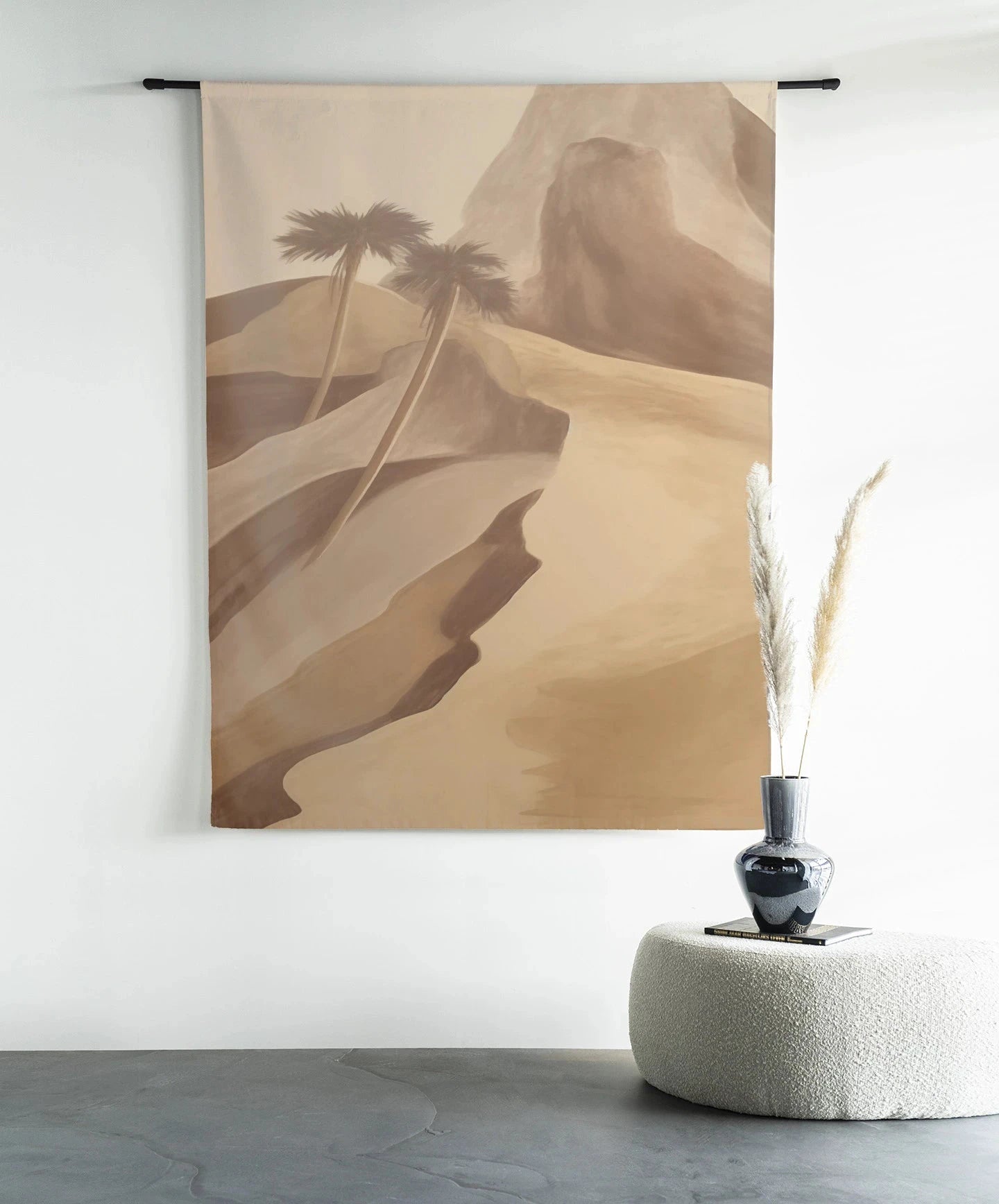 Moderne Rocky Palm wandkleed van Urban Cotton met abstracte kunstprint en glazen details, geschikt als stijlvolle wanddecoratie.