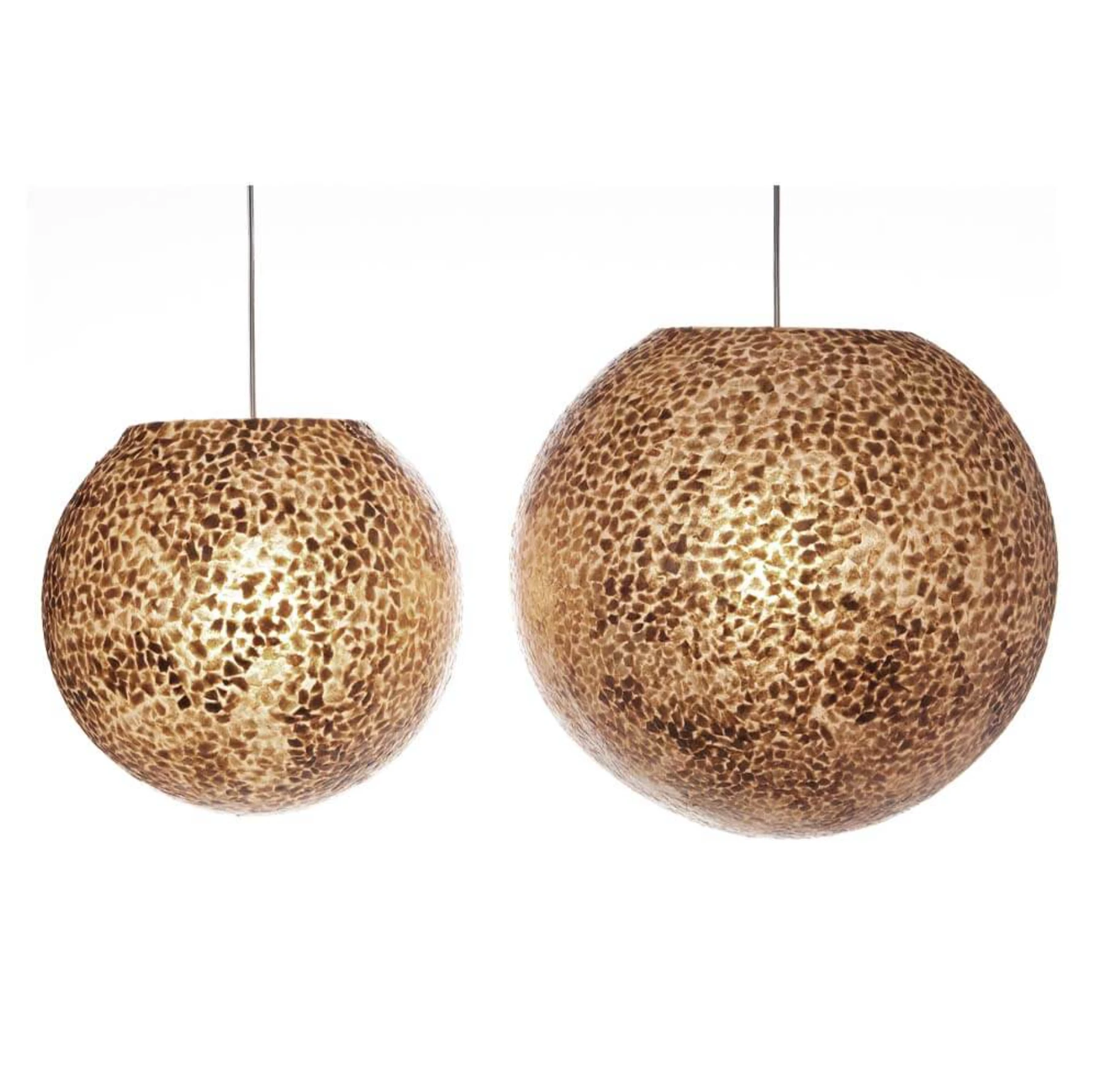Hanglamp Wangi Gold Ball in twee maten by VillaFlor