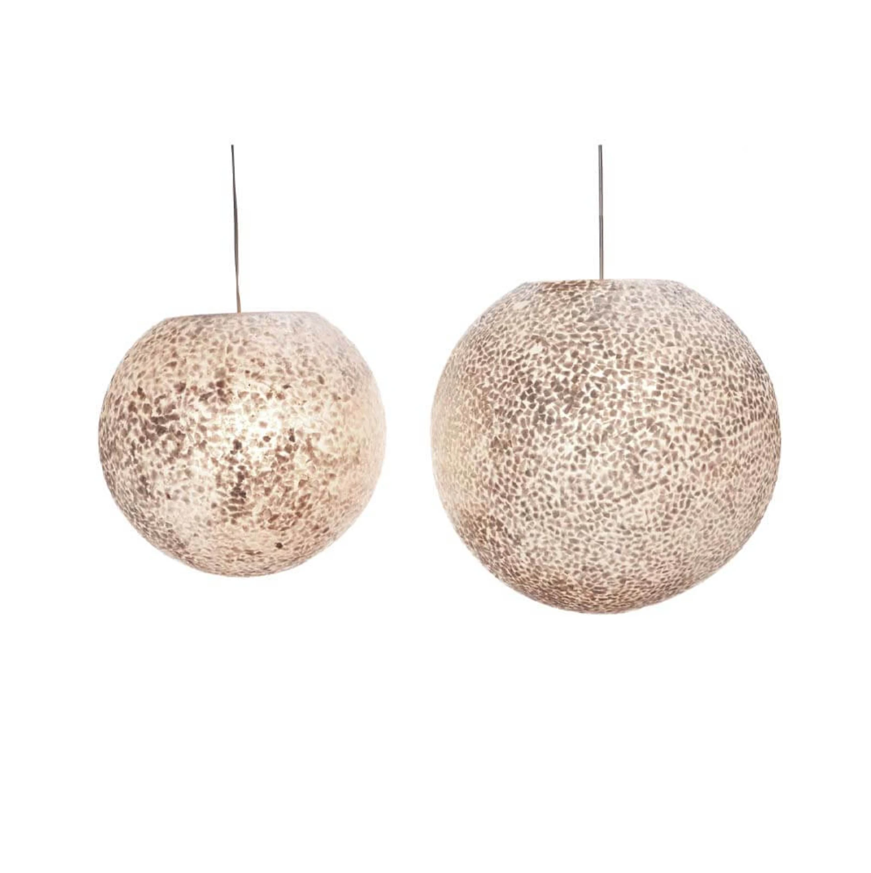 Hanglamp Wangi White Ball in twee maten by VillaFlor