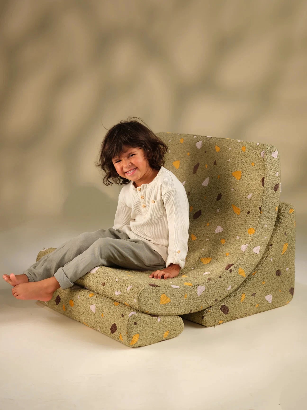 Kinderfauteuil Moon Terrazzo Moss by WigiWama