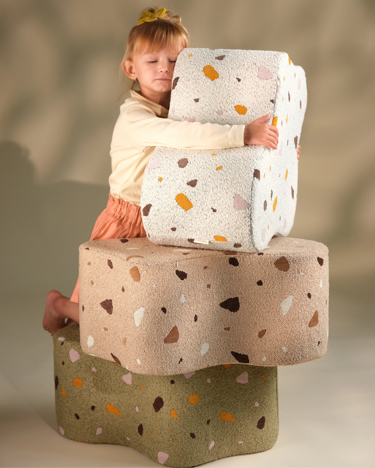 Poef Cloud Terrazzo Marble by WigiWama