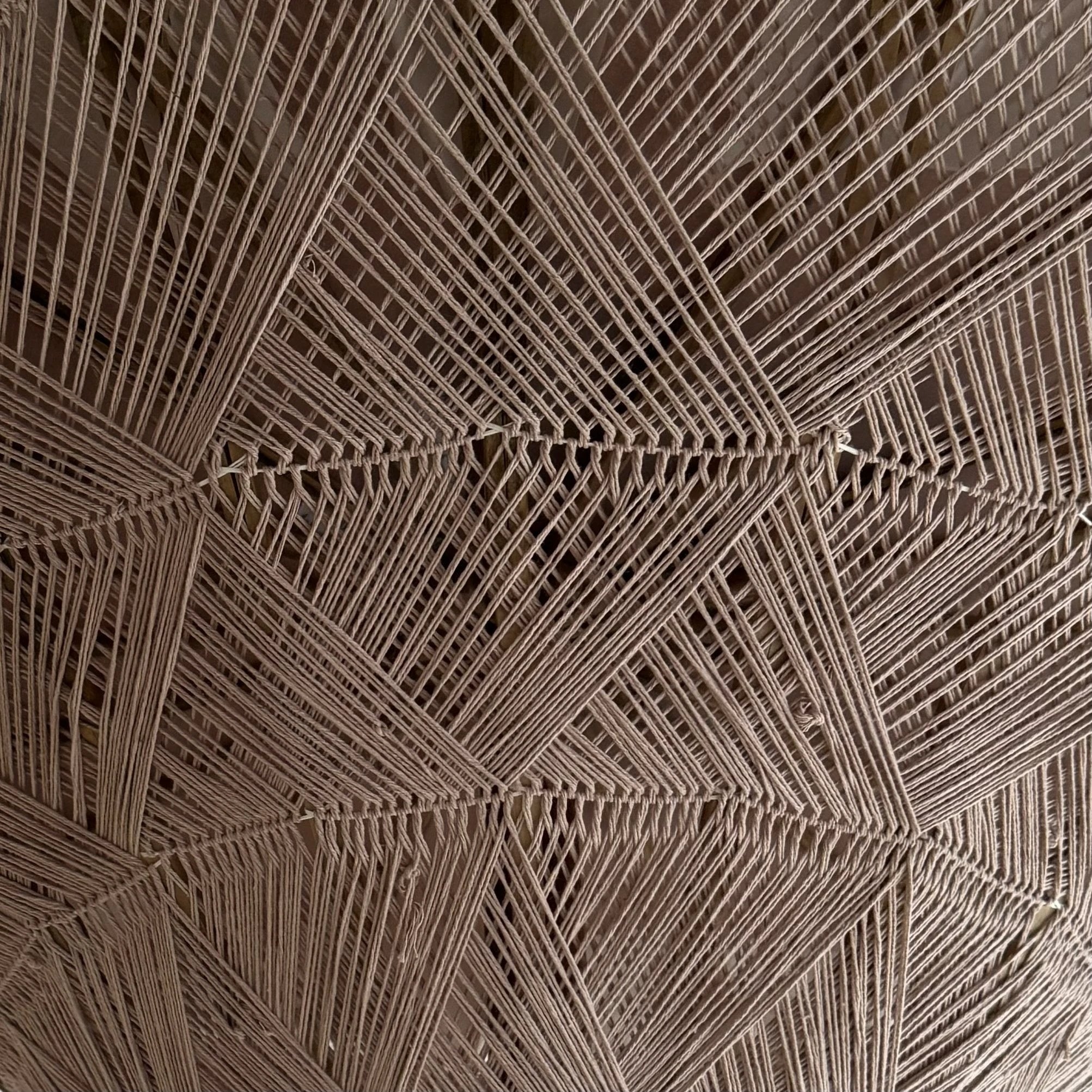 Parasol Bali Nusa Ceningan | Taupe/Goud 250cm by Wild'nChic