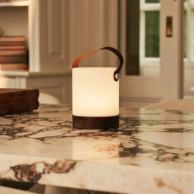 Tafellamp oplaadbaar Avery donkerbruin hout by Tavellio - Amsterdam